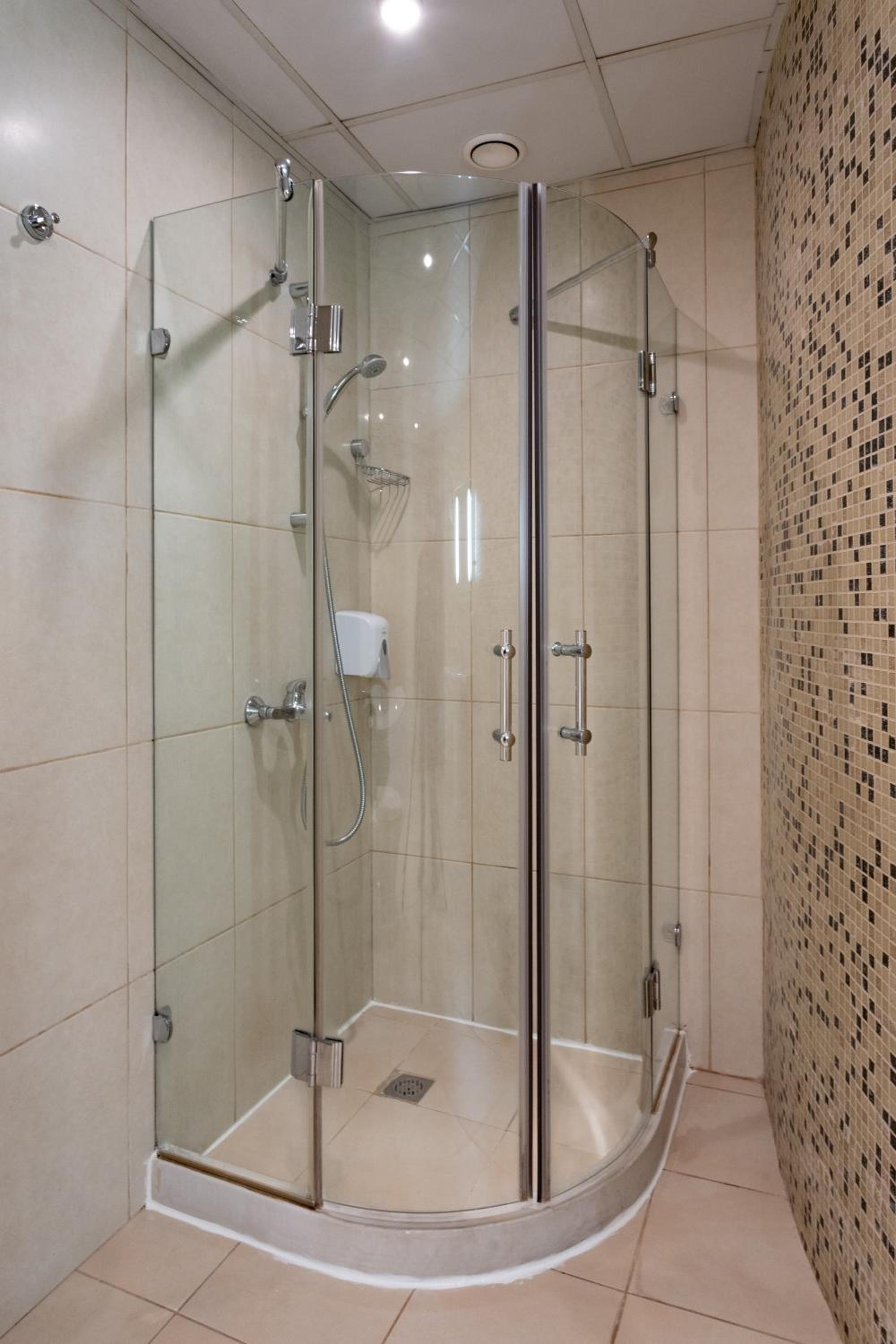 Suite - Photo 3