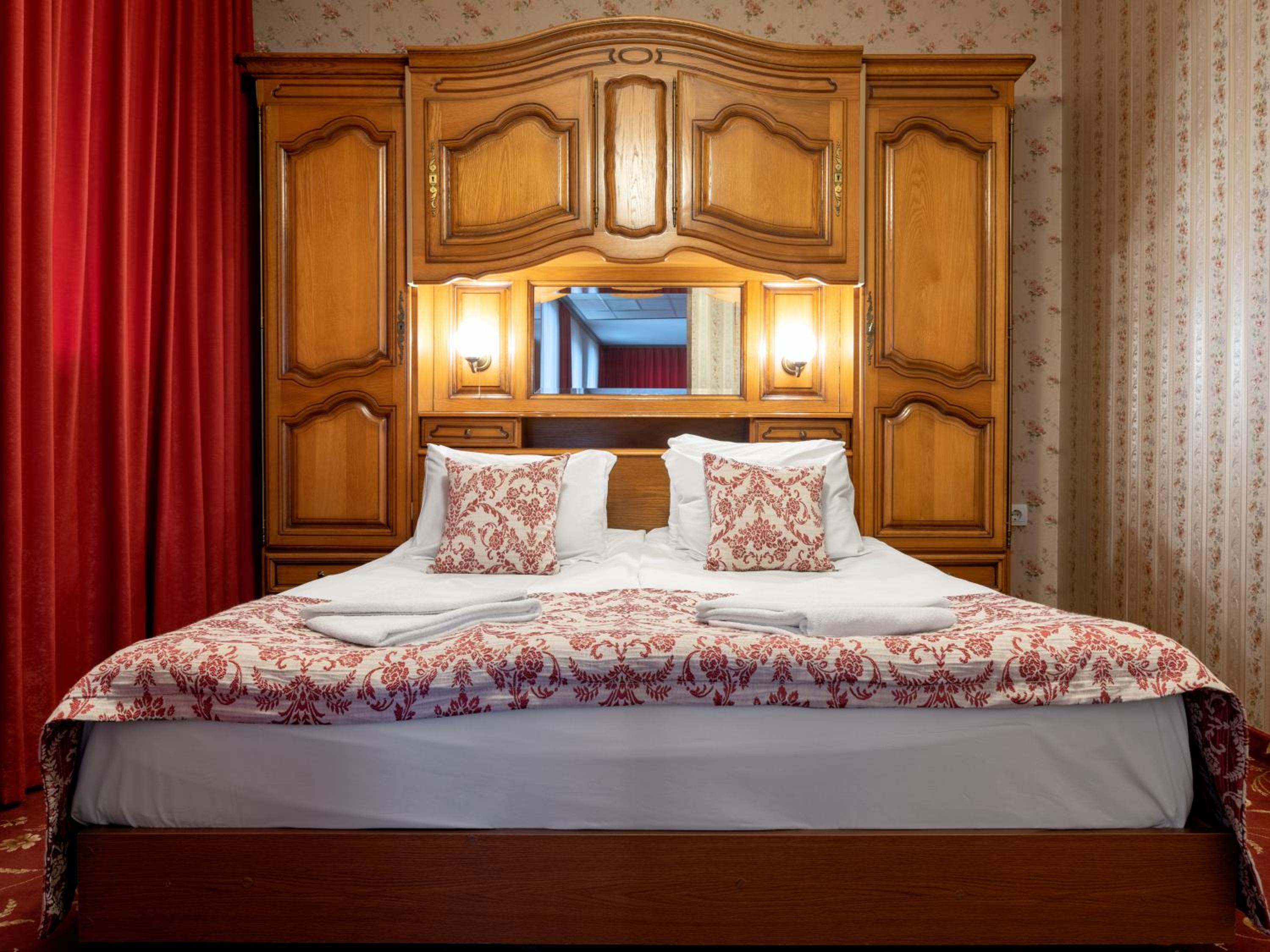 Suite - Photo 9