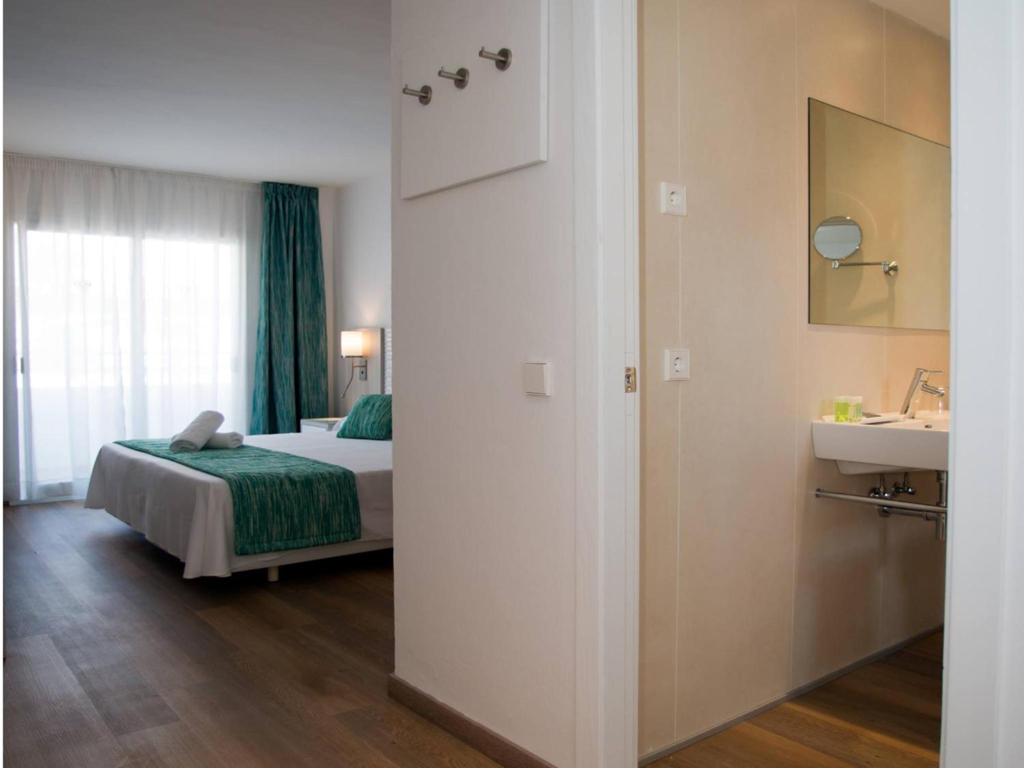 Standard Apartment thumbnail 5
