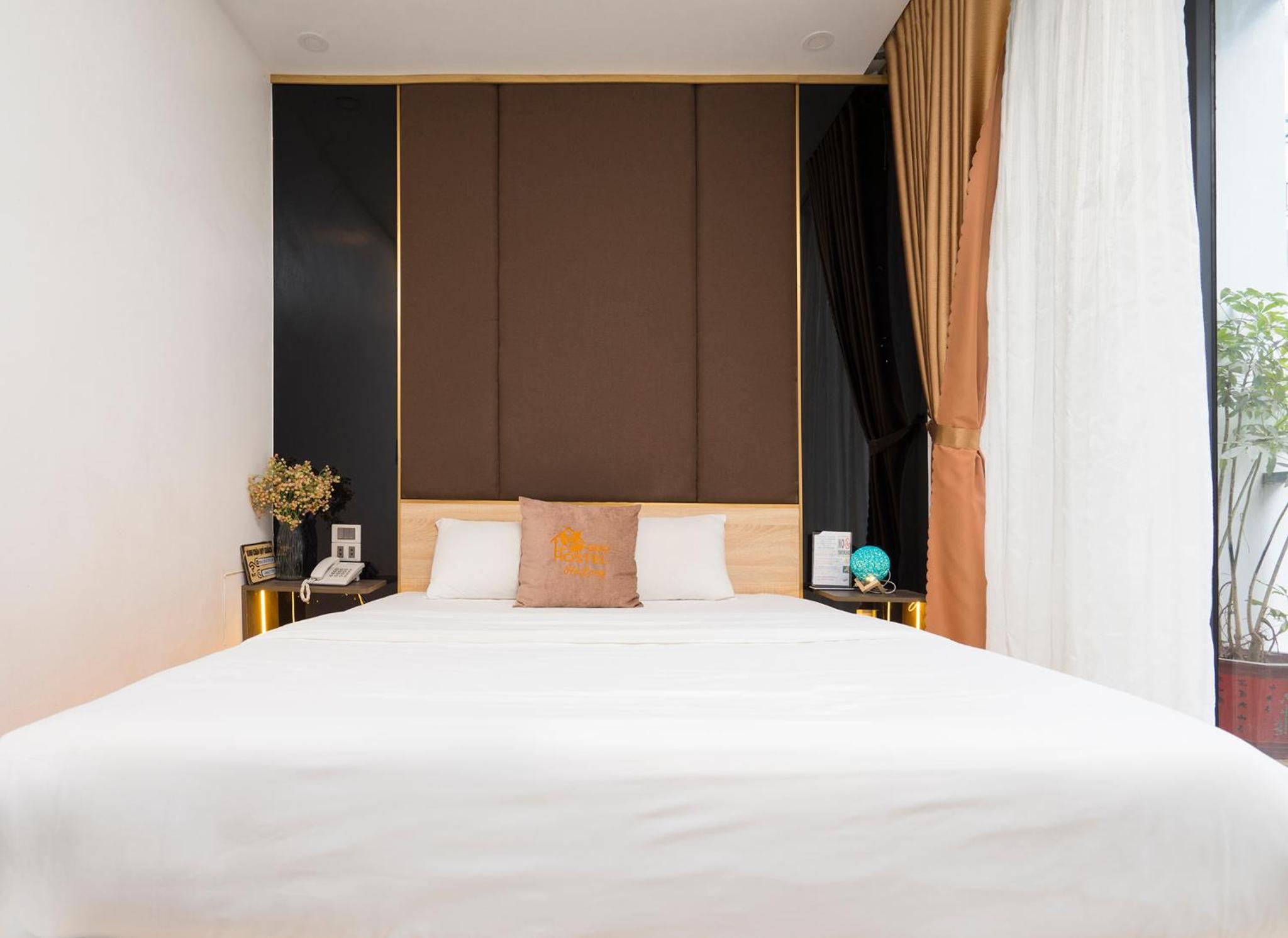 Queen Room with Balcony photo 2