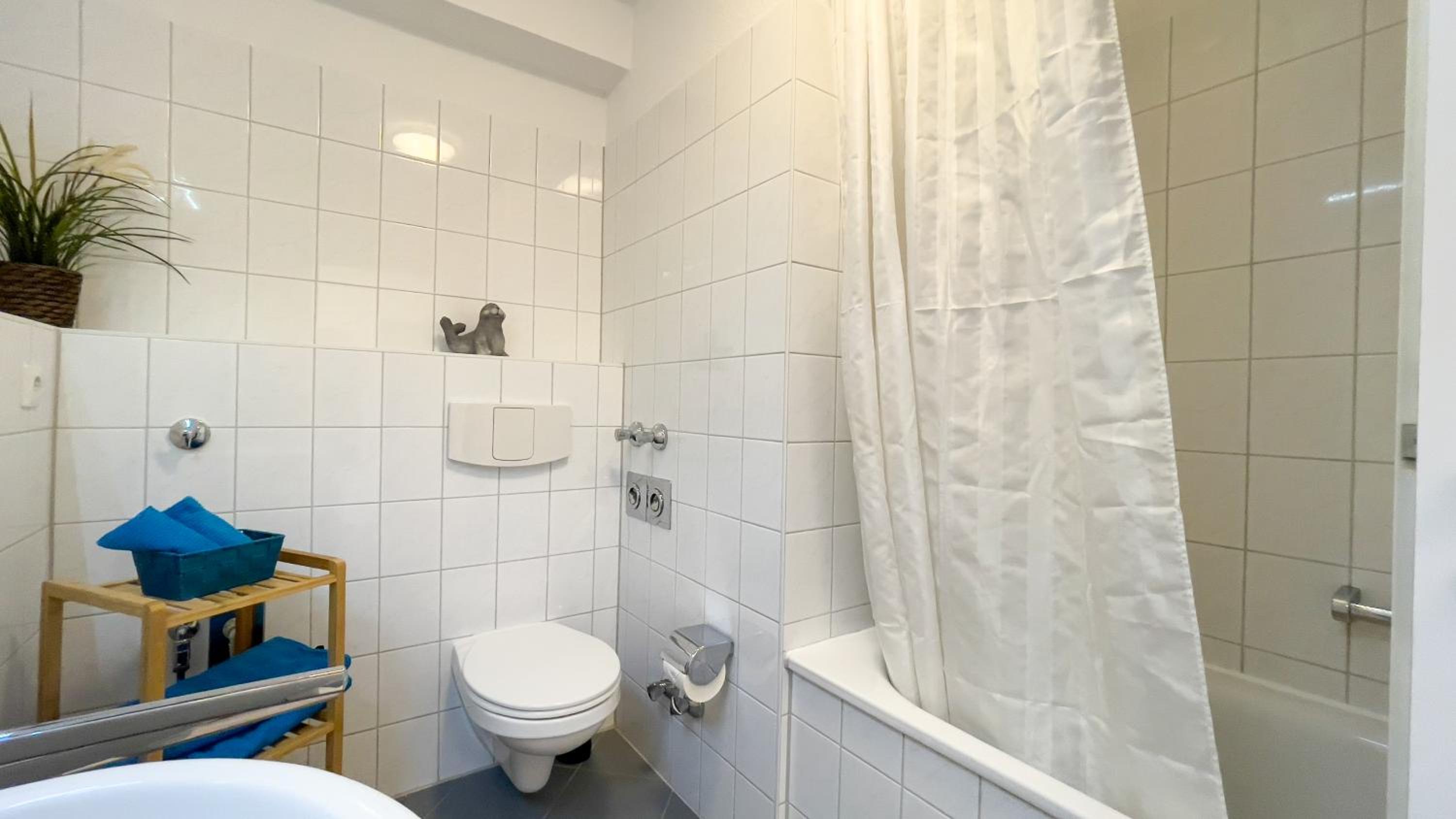 Apartment with Sea View - Photo 9