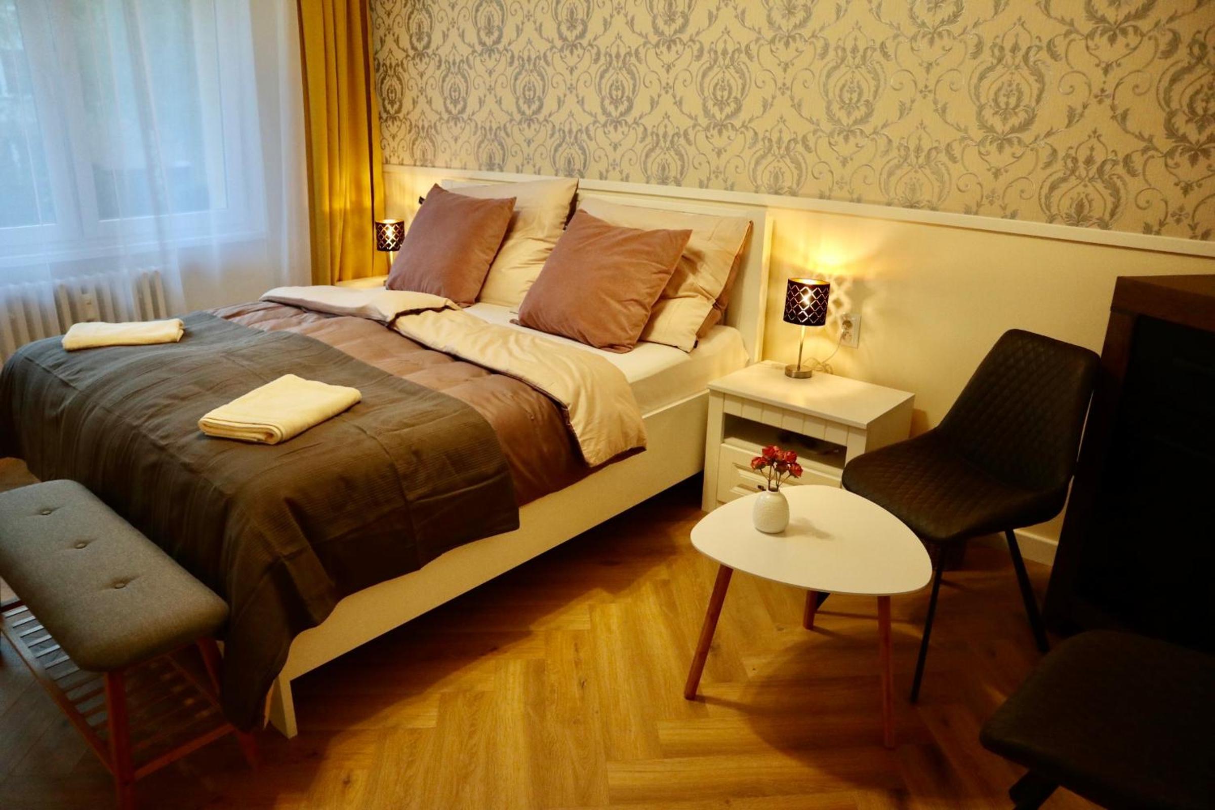 Three-Bedroom Apartment - Photo 7