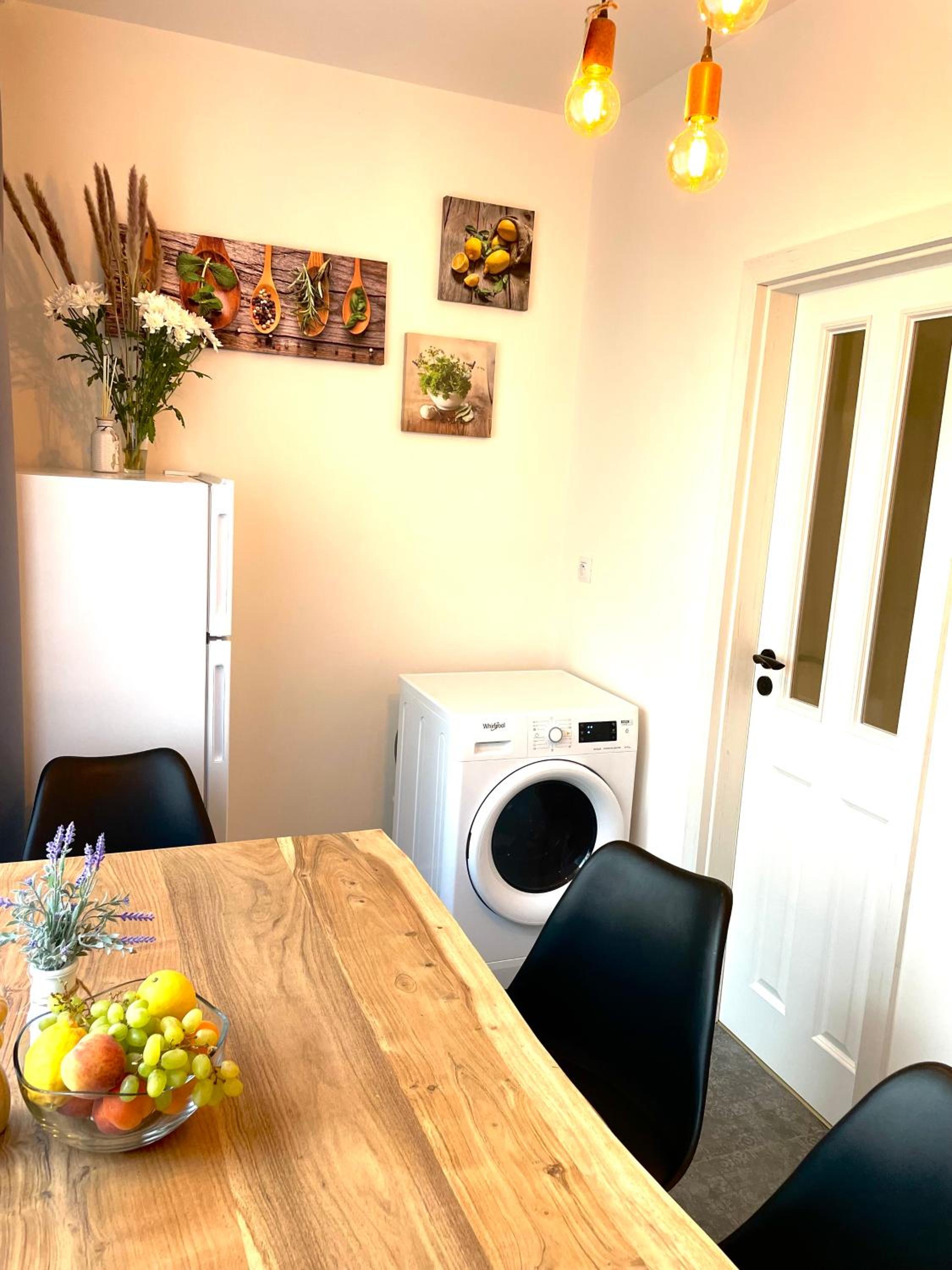 Three-Bedroom Apartment - Photo 8