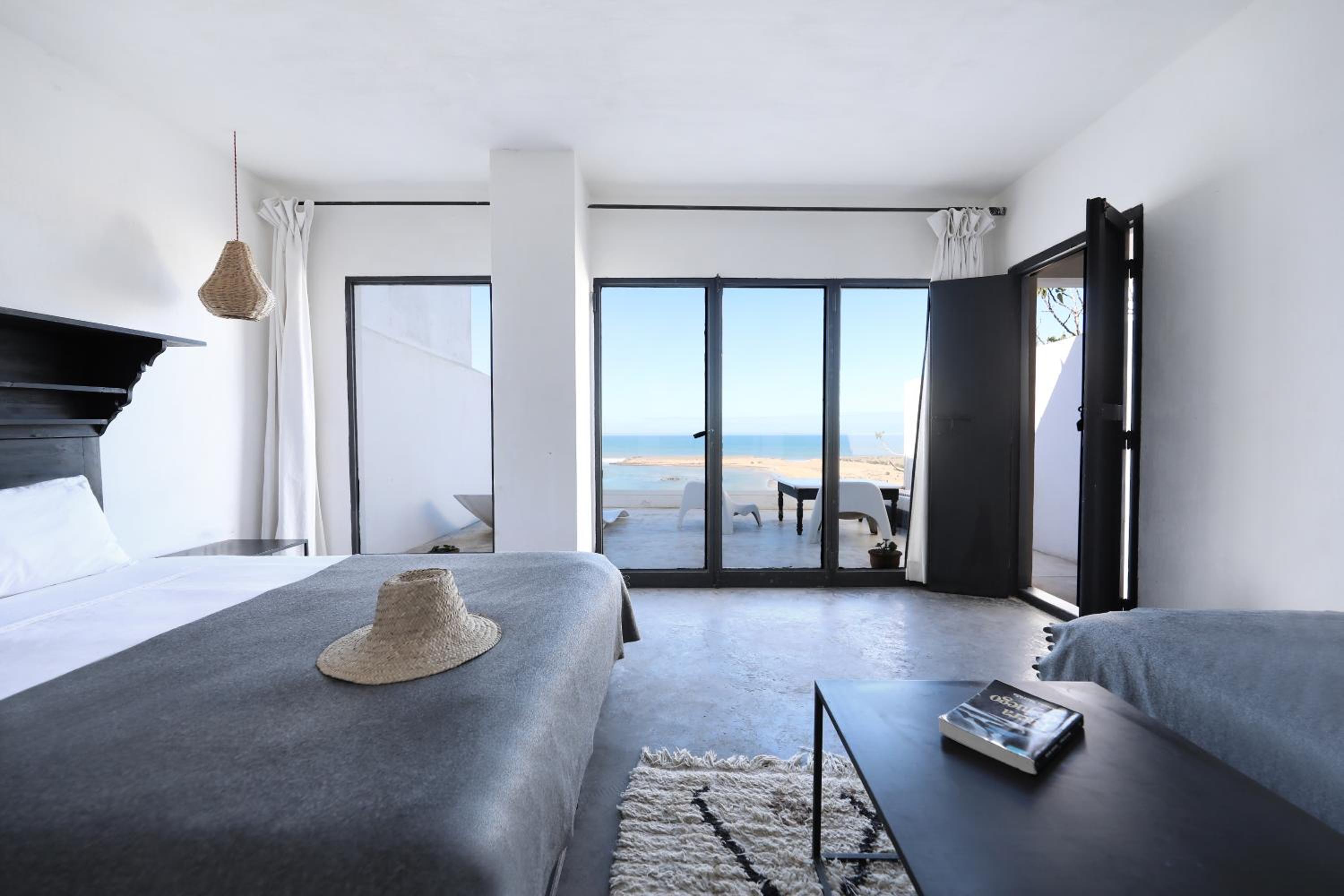 Deluxe Suite with Sea View photo 3