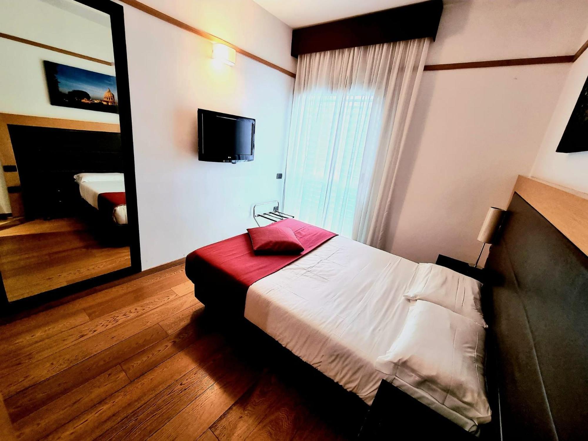 Small Double Room photo 2