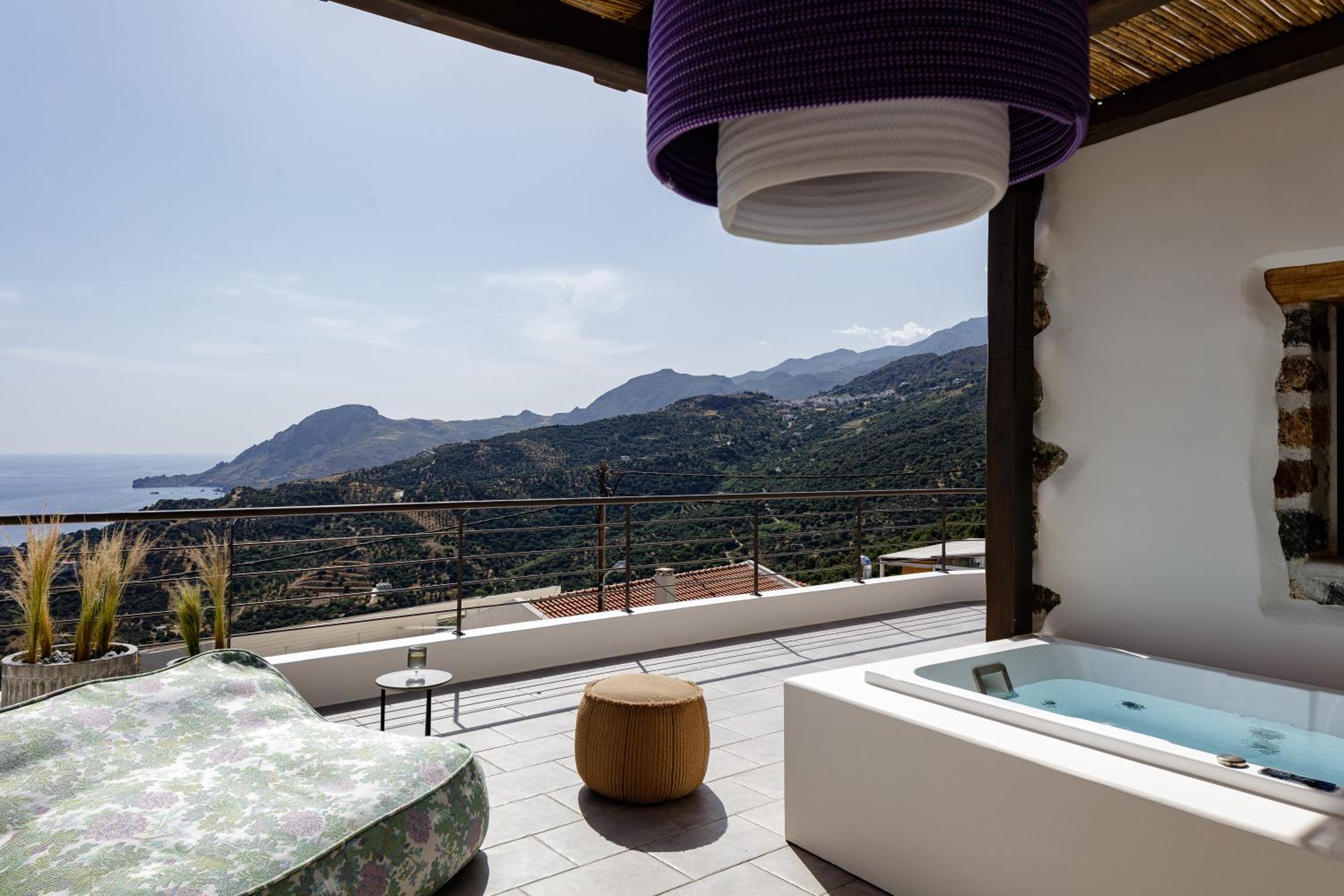 Superior Two Bedroom Apartment with Jetted Tub and Sea View - Split Level photo 2