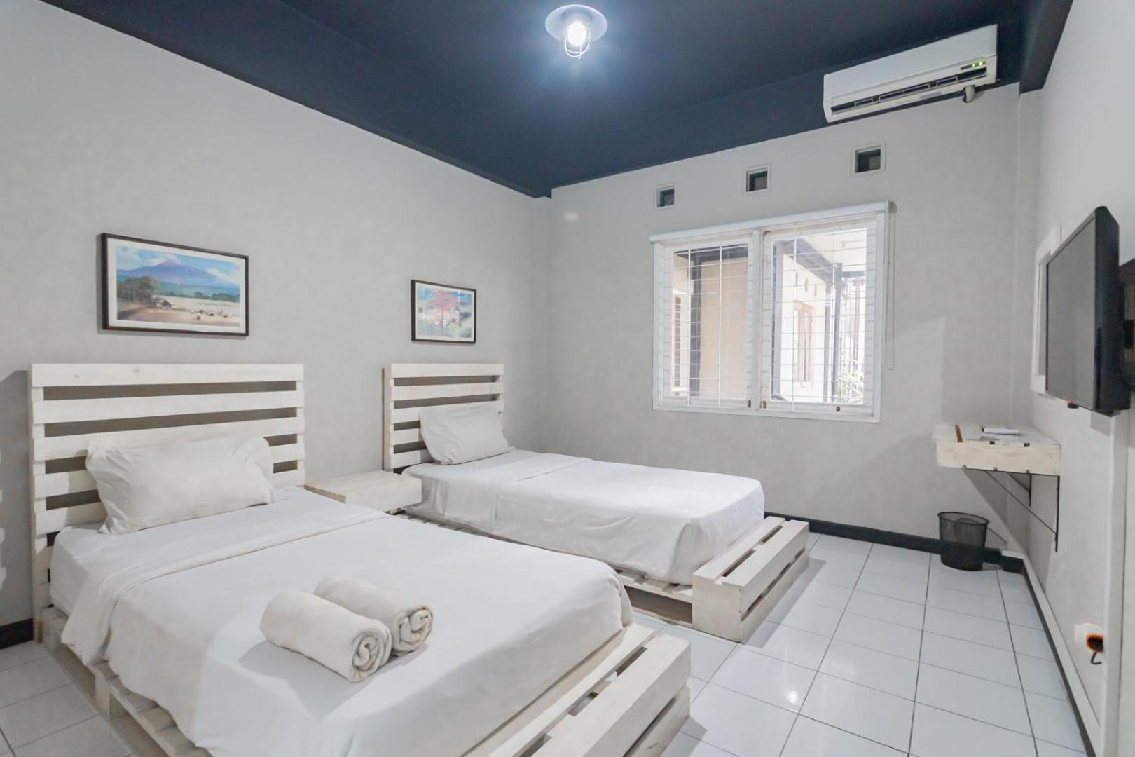 Twin Room - Photo 1