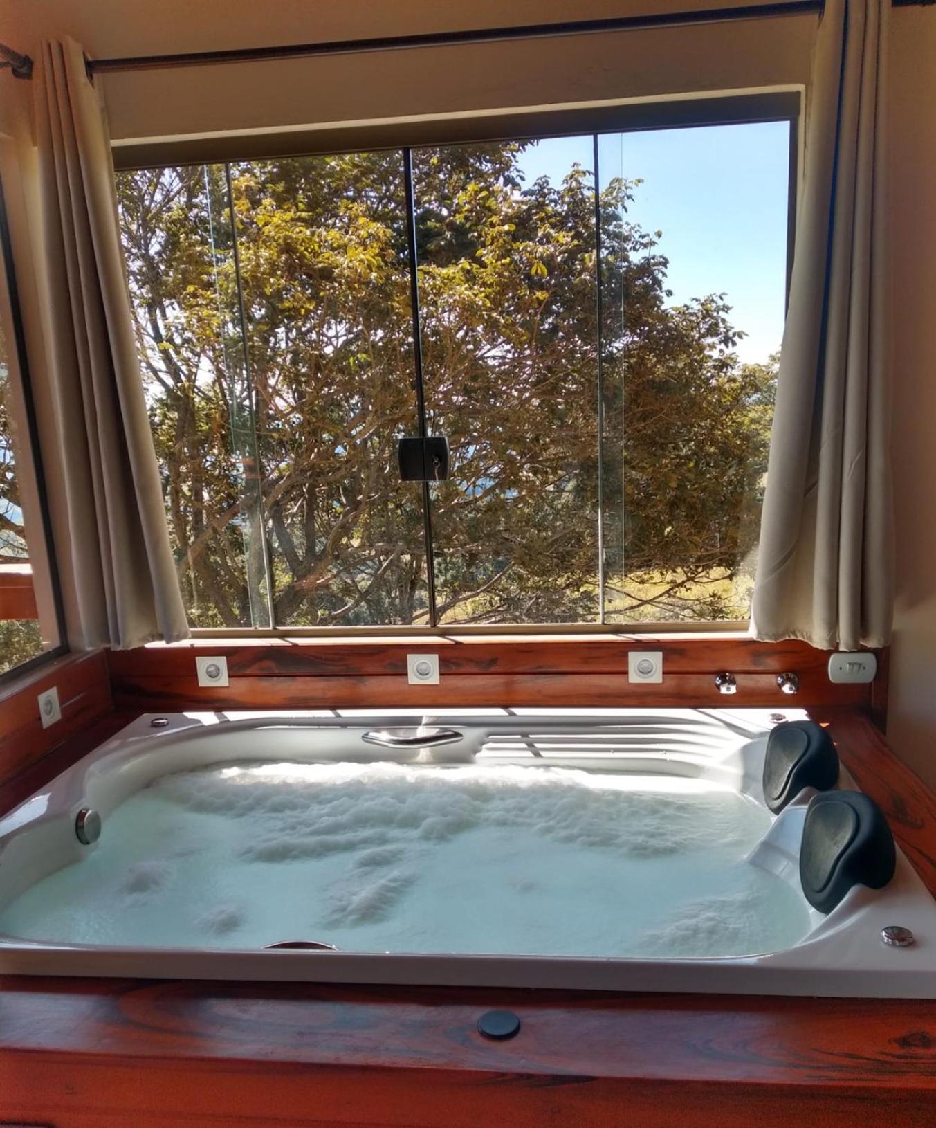 King Suite with Spa Bath photo 3