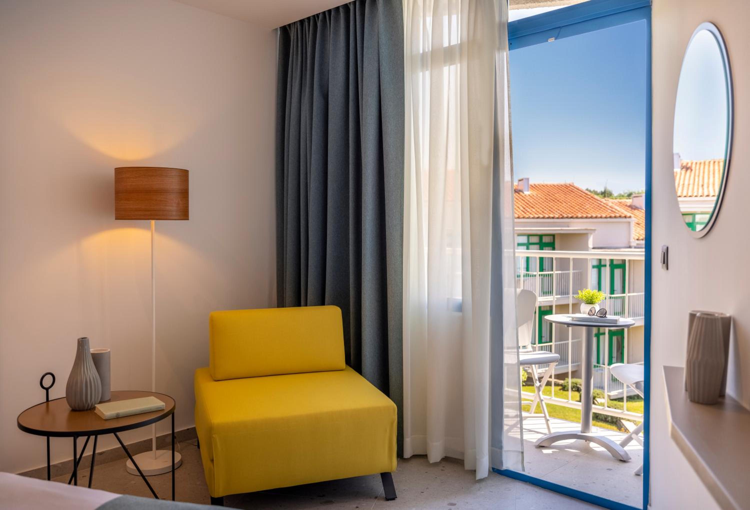 Superior Double Room with Extra Bed - Photo 3