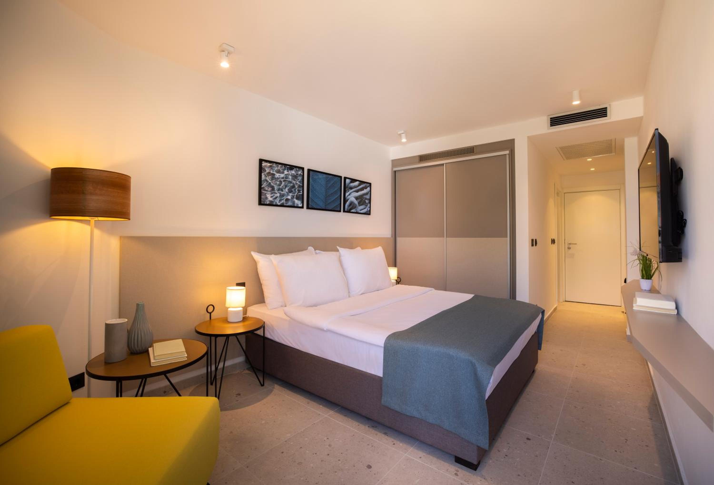 Superior Double Room with Extra Bed - Photo 4