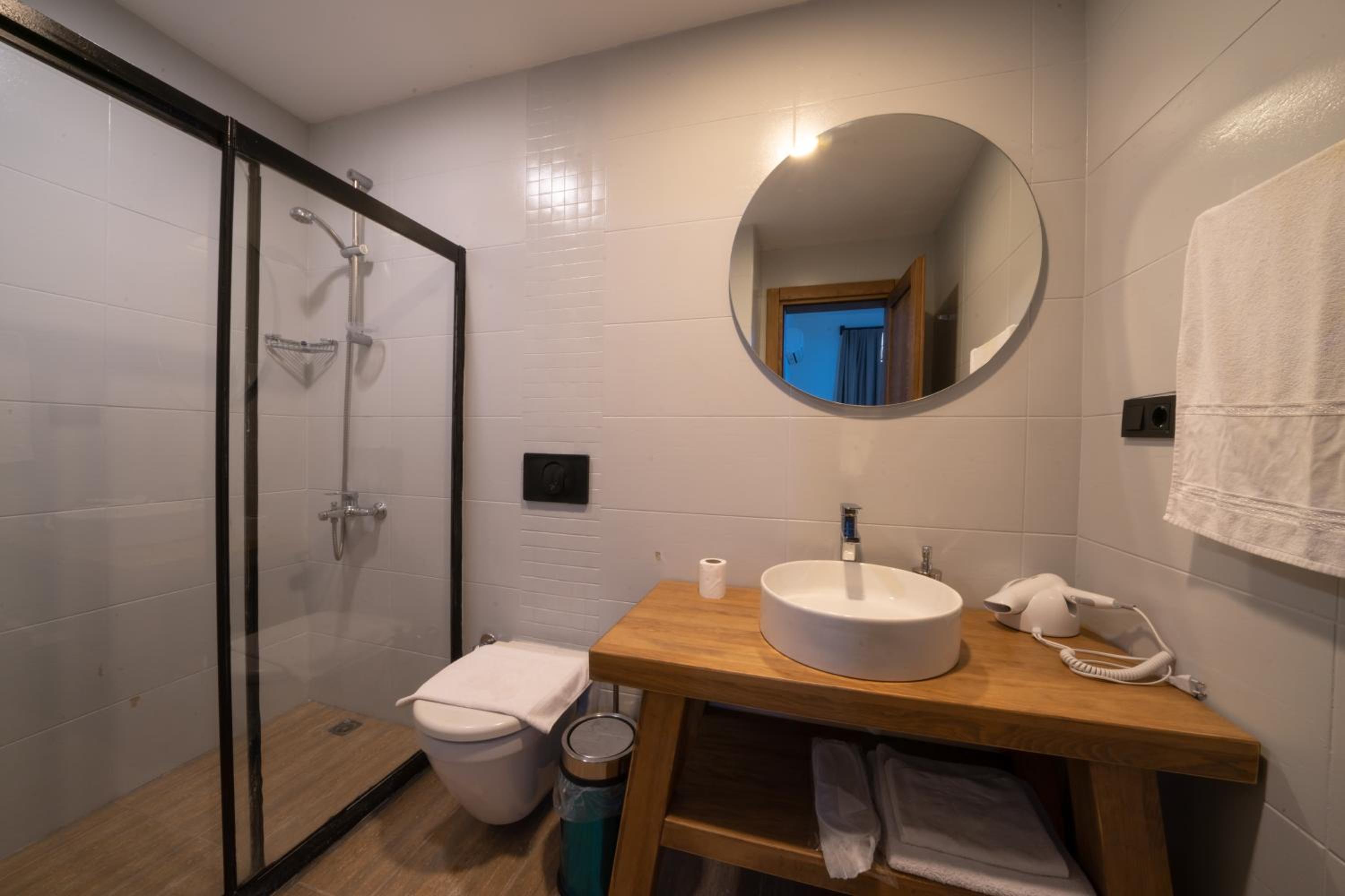 Double Room with Garden View - Photo 2