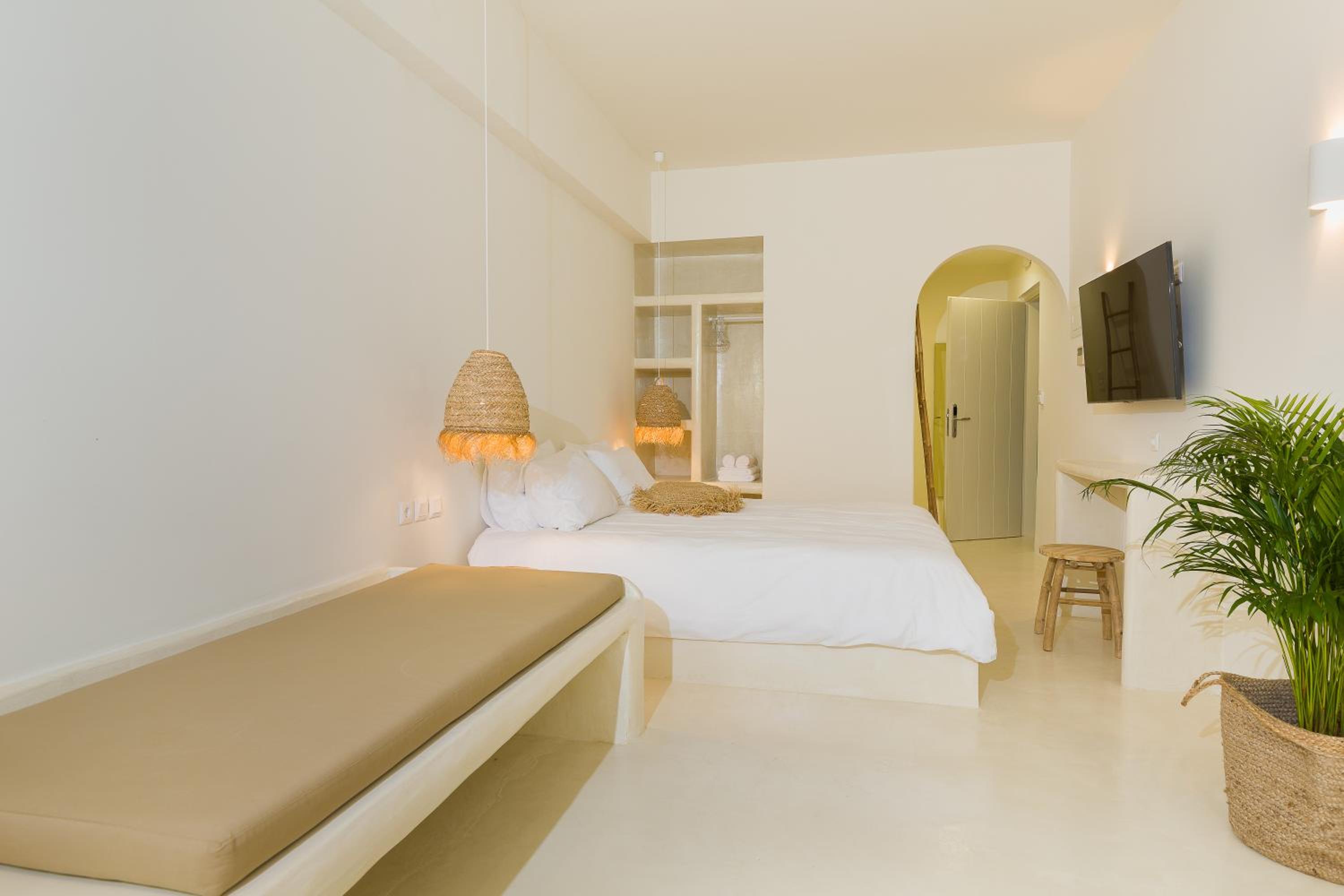 The Triple Room Garden Level