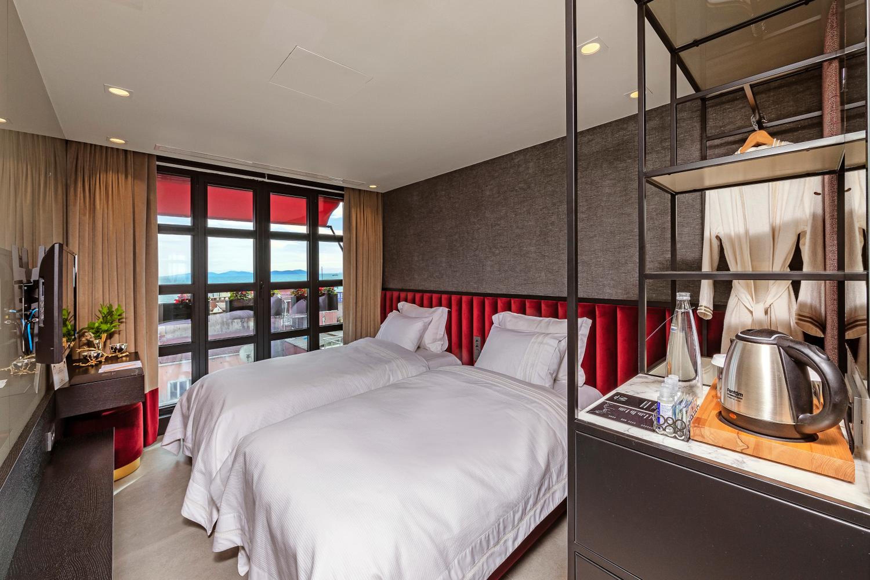 Deluxe Twin Room With Sea View photo 1