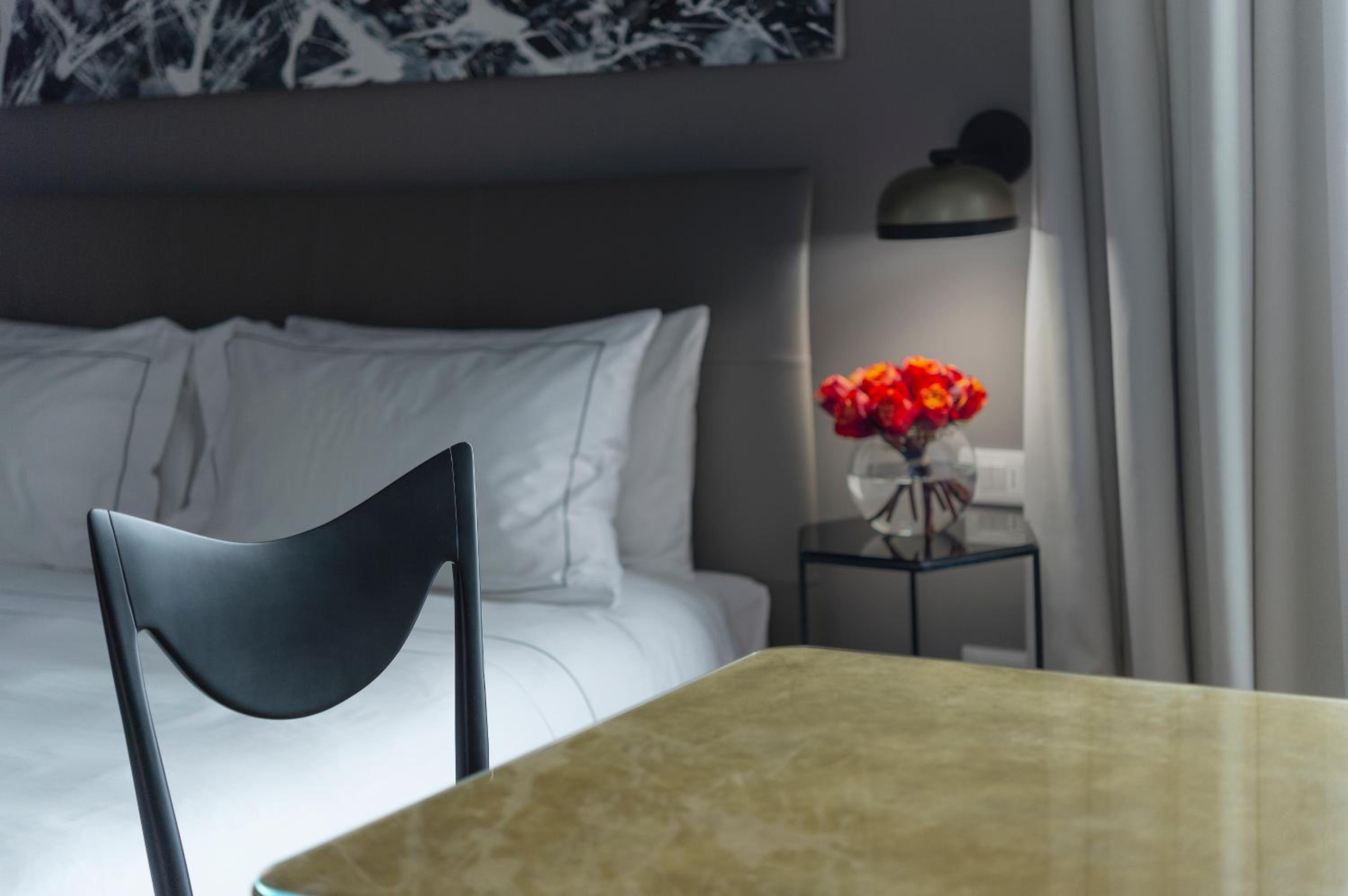 Suite - Photo 9
