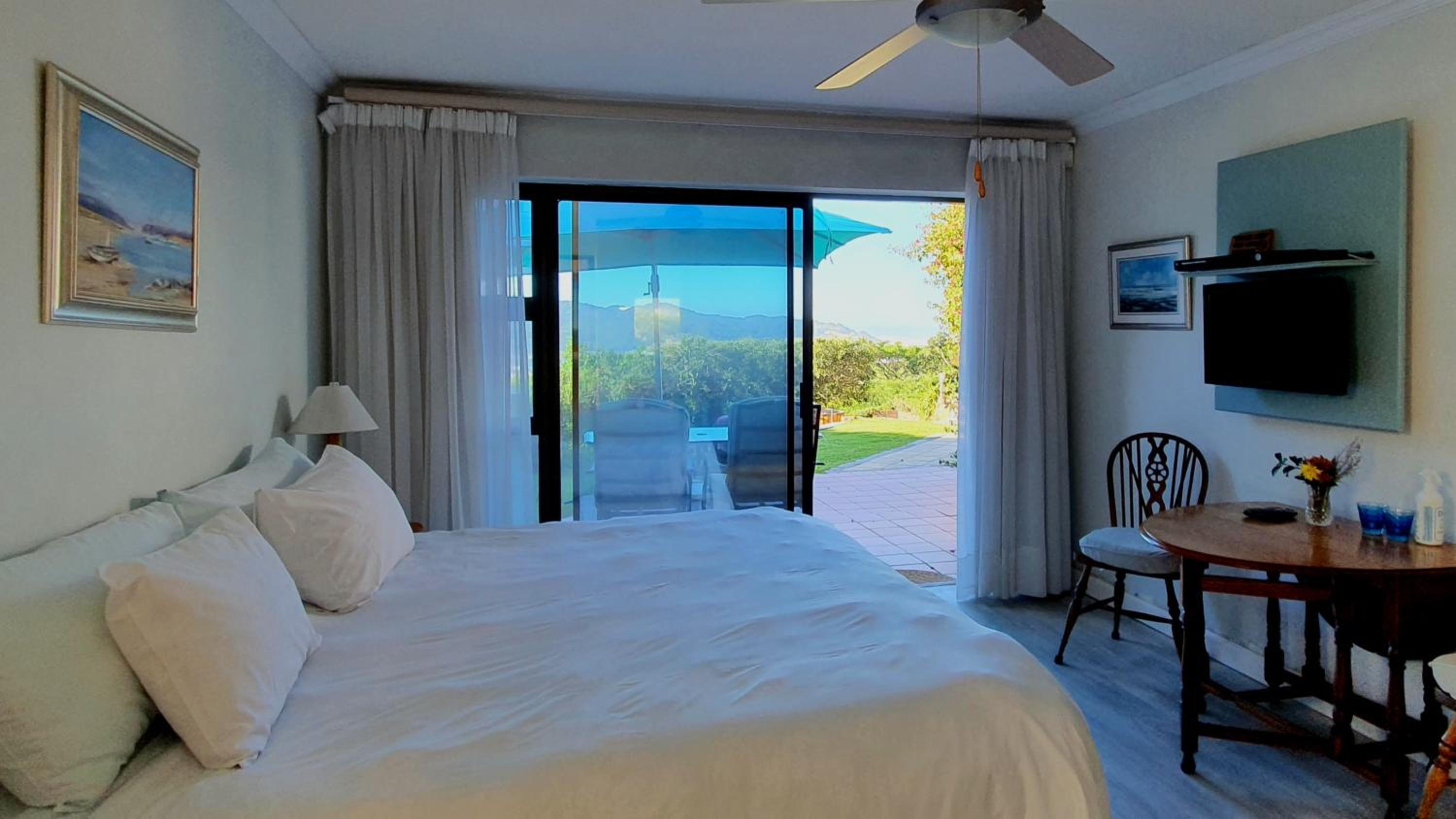 Standard Double or Twin Room with Sea View photo 3