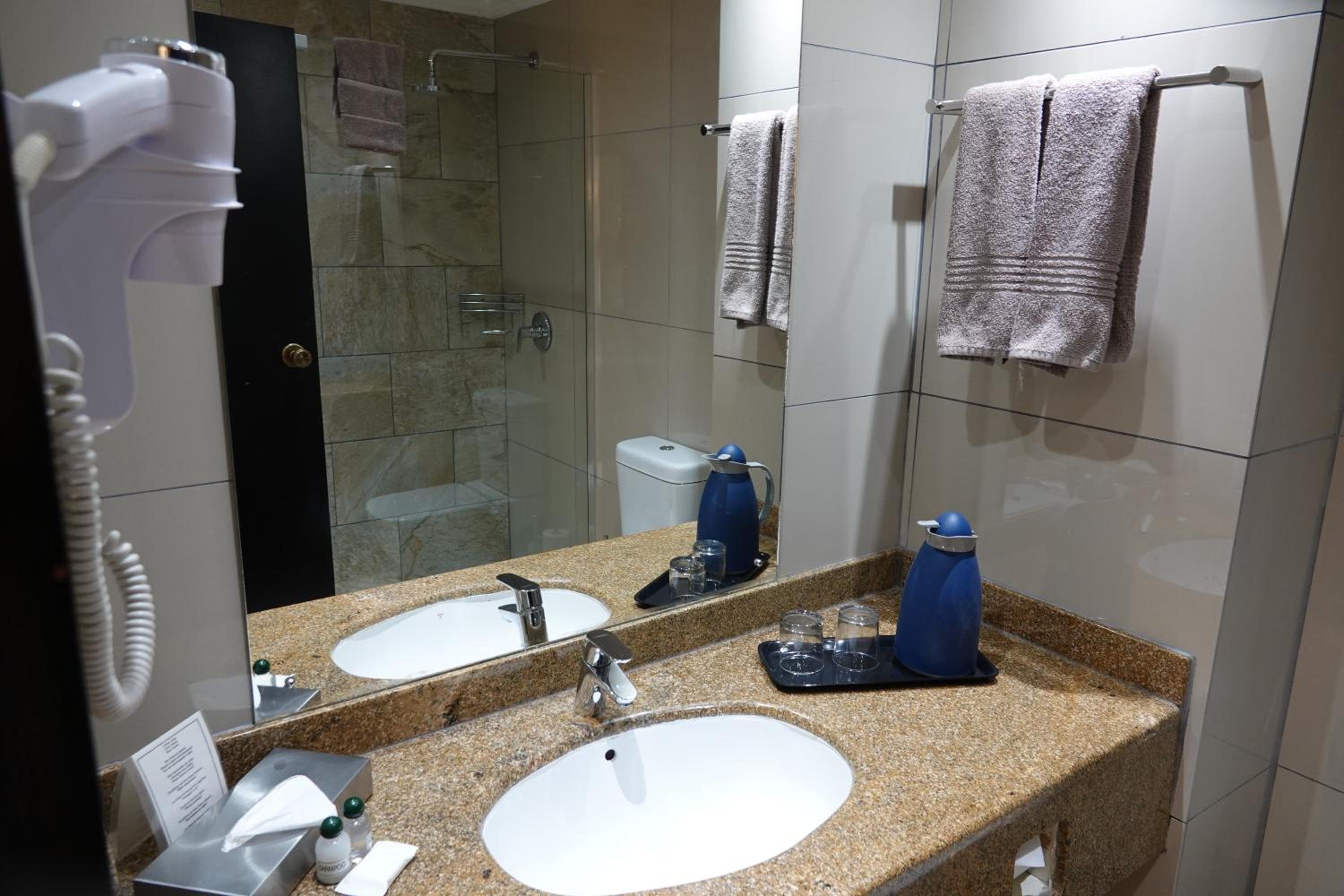 Standard Double Room - Photo 4