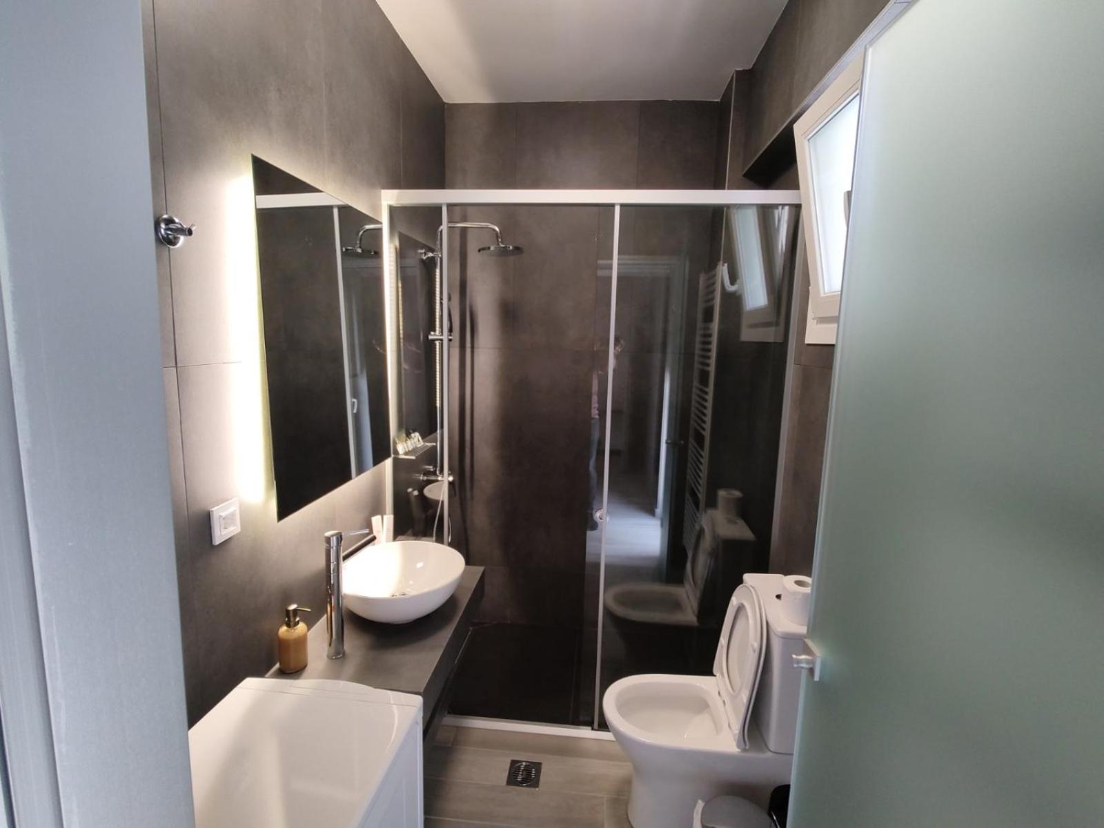 Deluxe Double Studio - Photo 8
