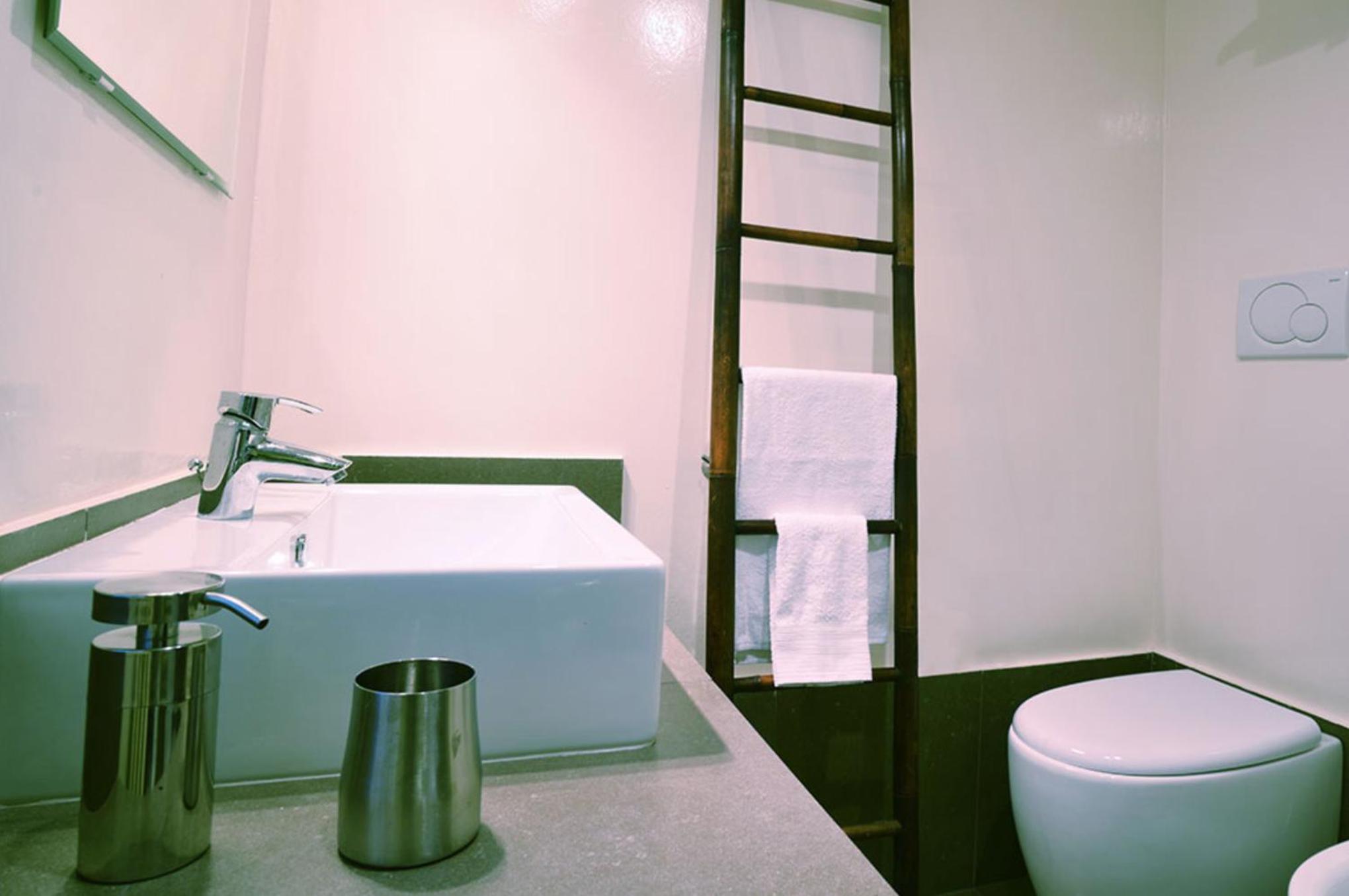 Deluxe Room (2 Adults + 1 Child) photo 2
