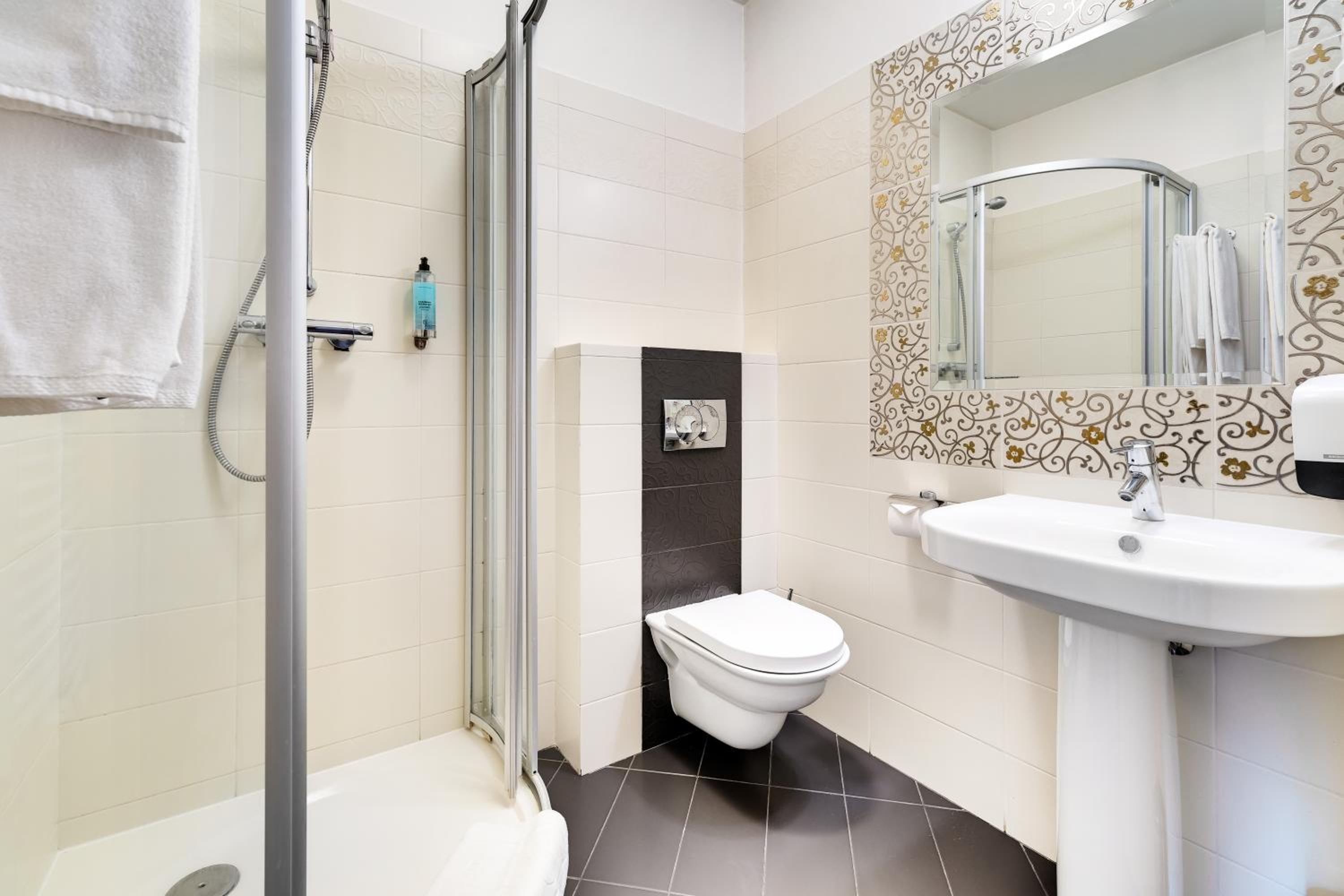 Twin Room with Terrace - Photo 2