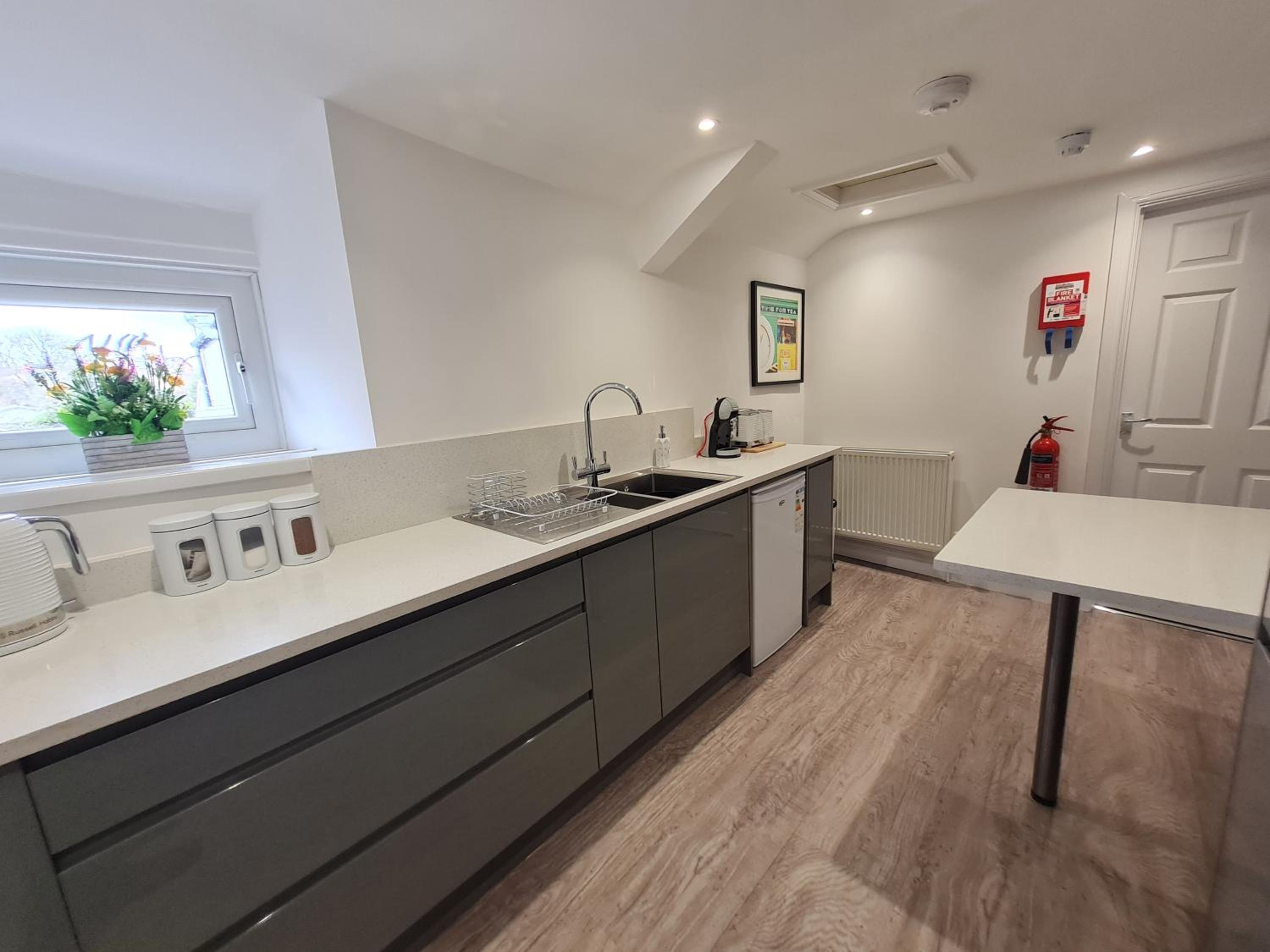 Three-Bedroom Apartment - Photo 5