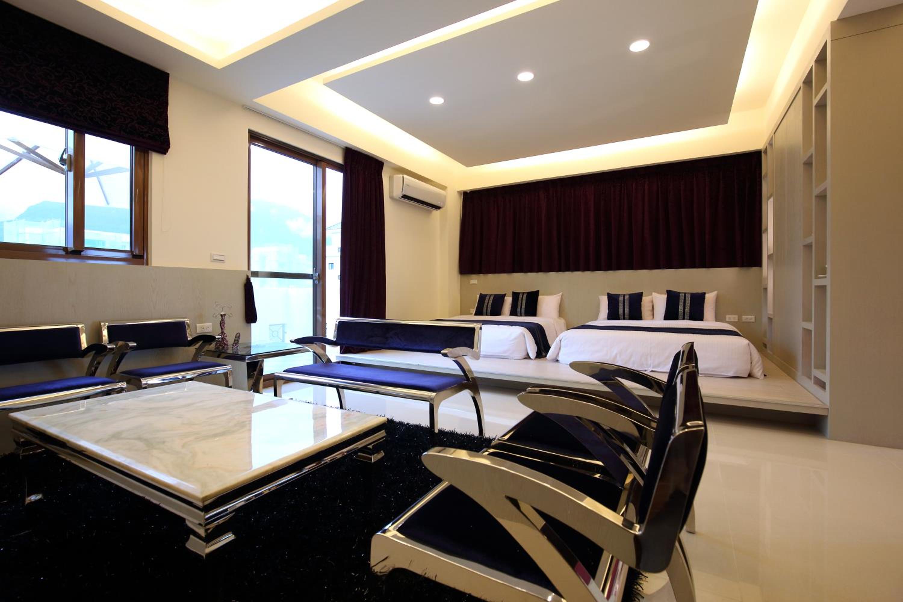Family Room with Terrace photo 2