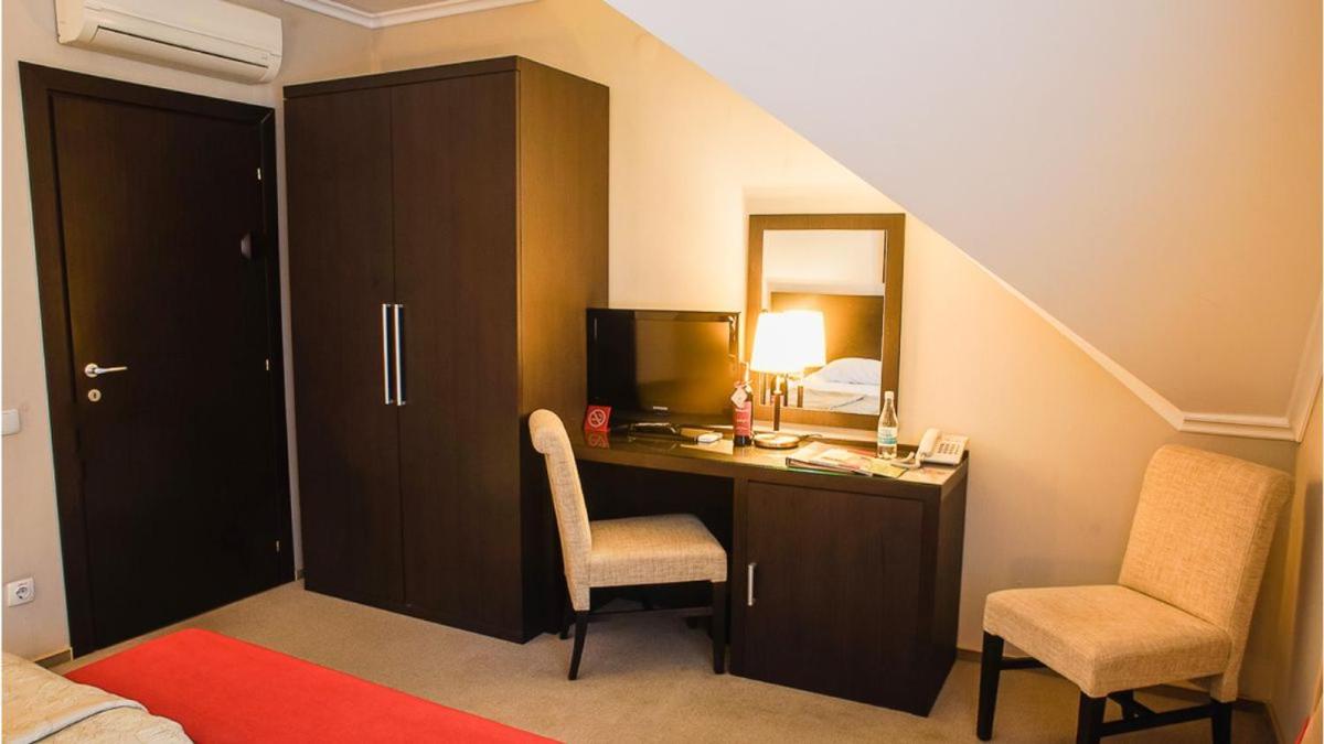 Double or Twin Room photo 3