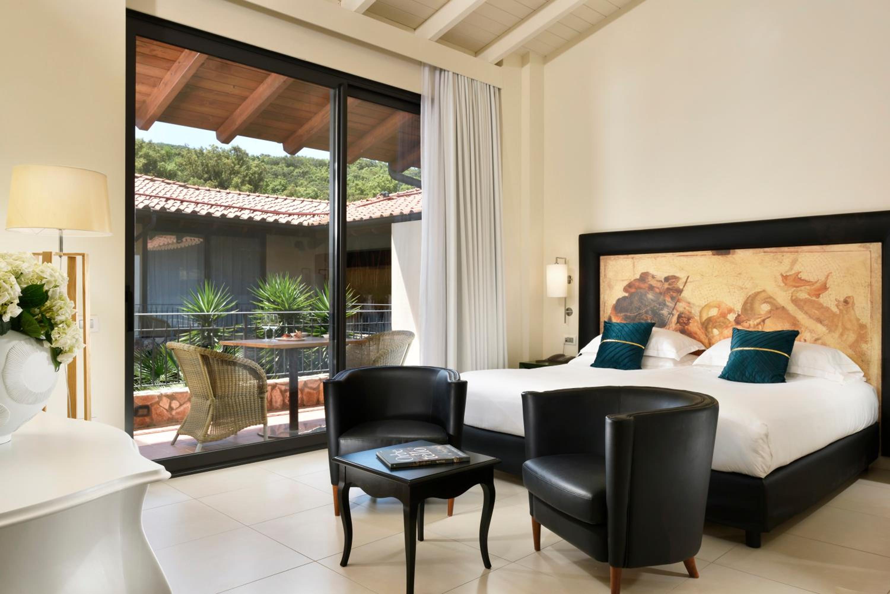 Junior Suite with Balcony photo 1