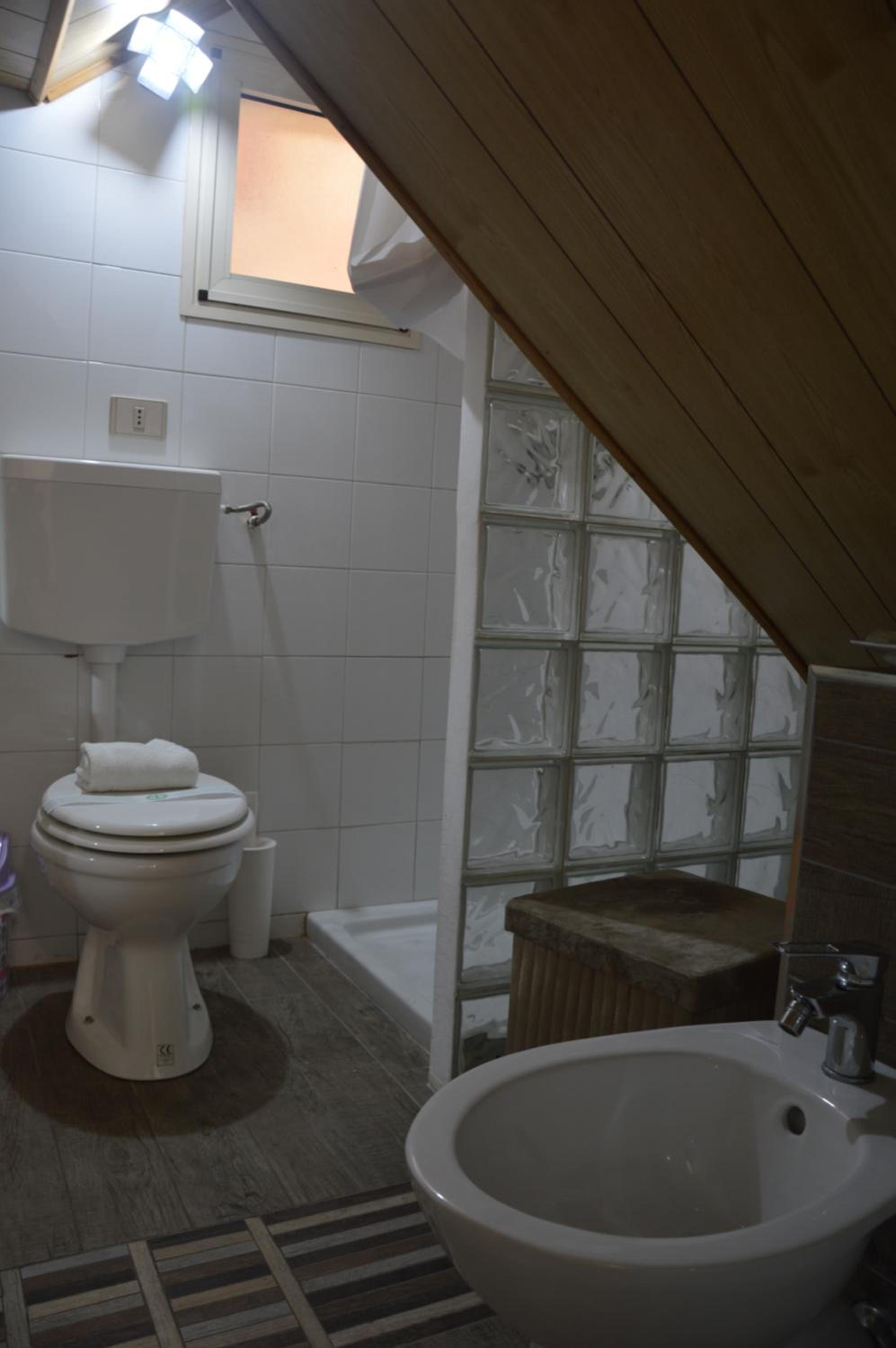 One-Bedroom Apartment - Photo 7