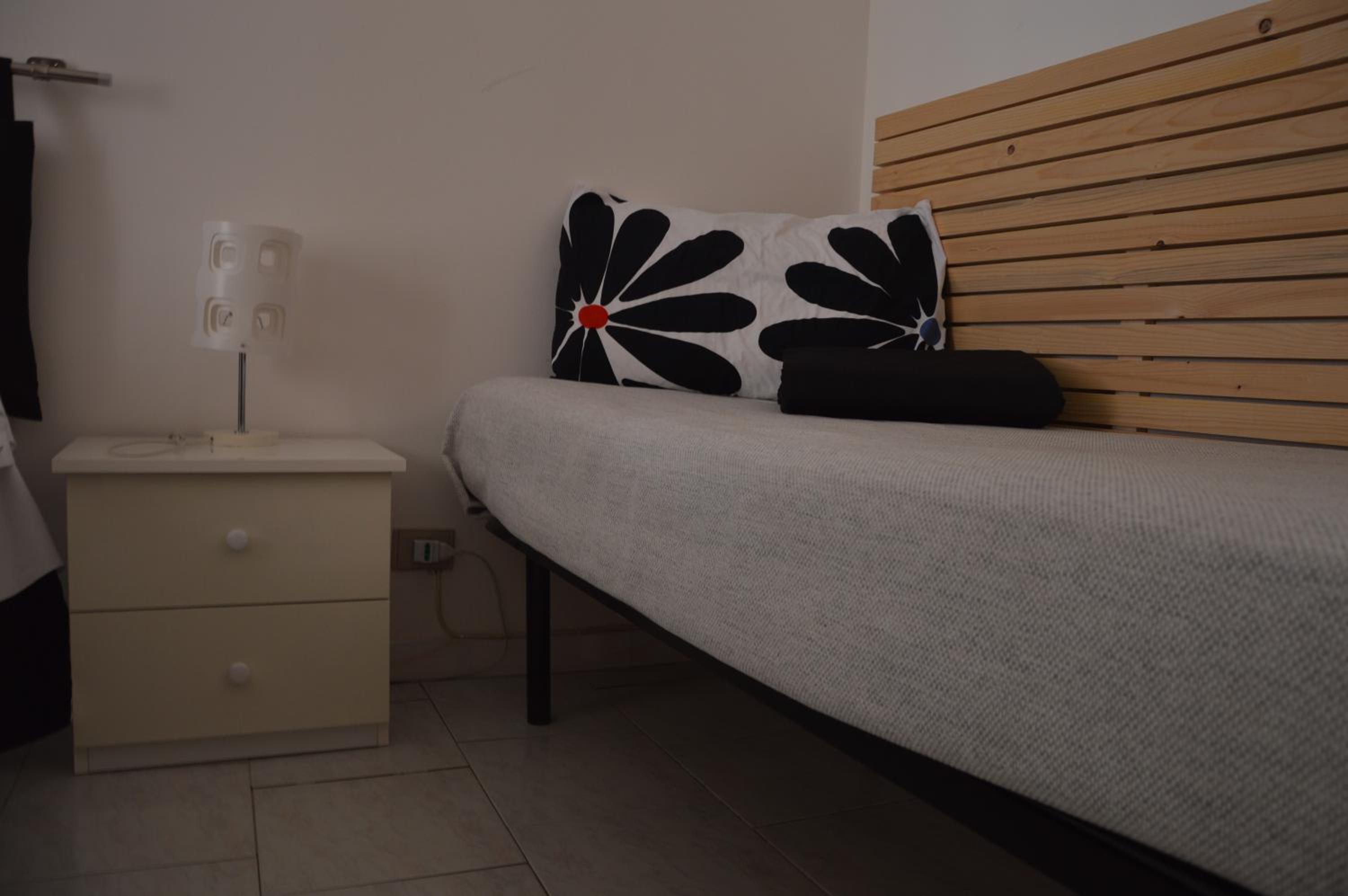 One-Bedroom Apartment - Photo 8