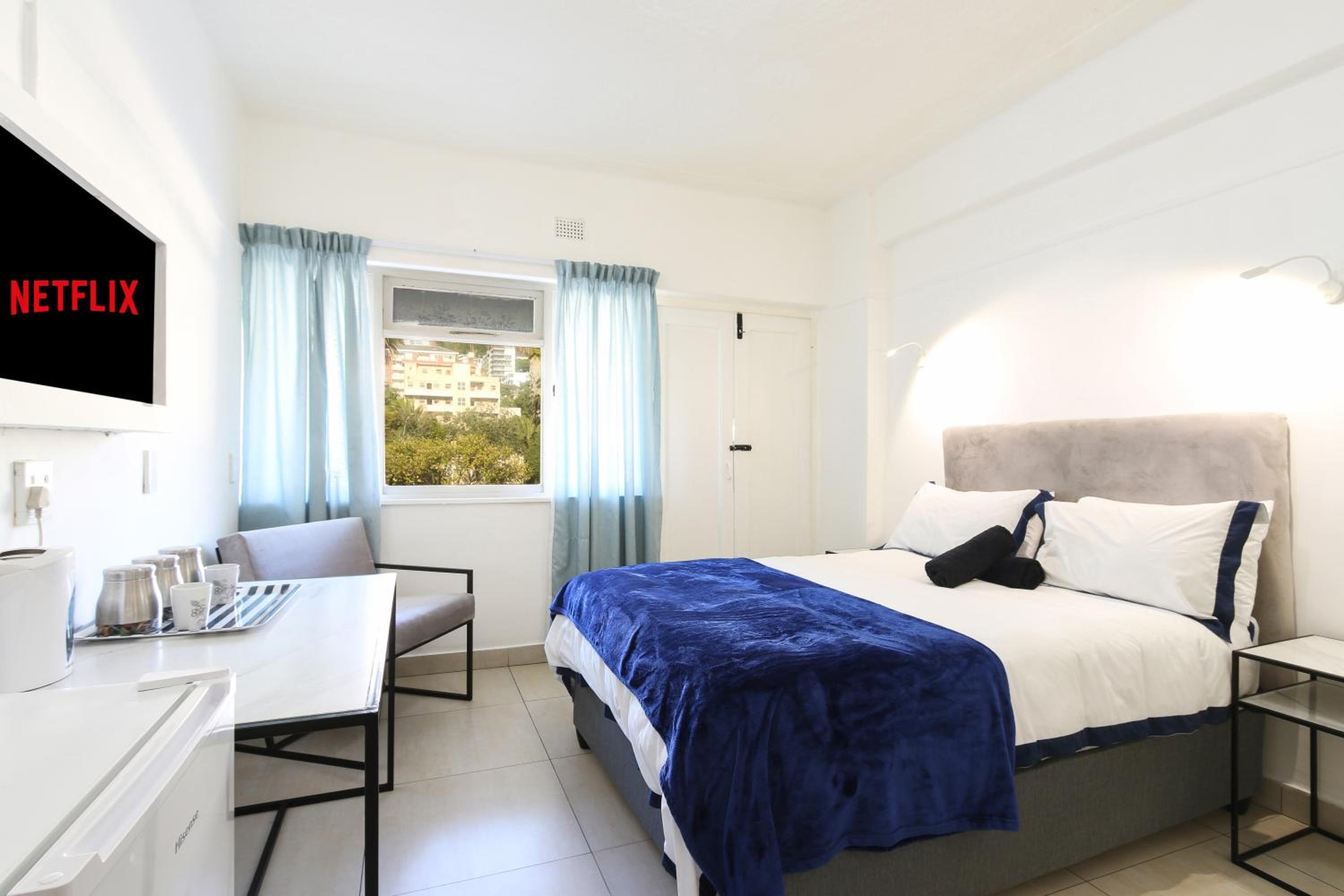 Suite with Balcony - Photo 2