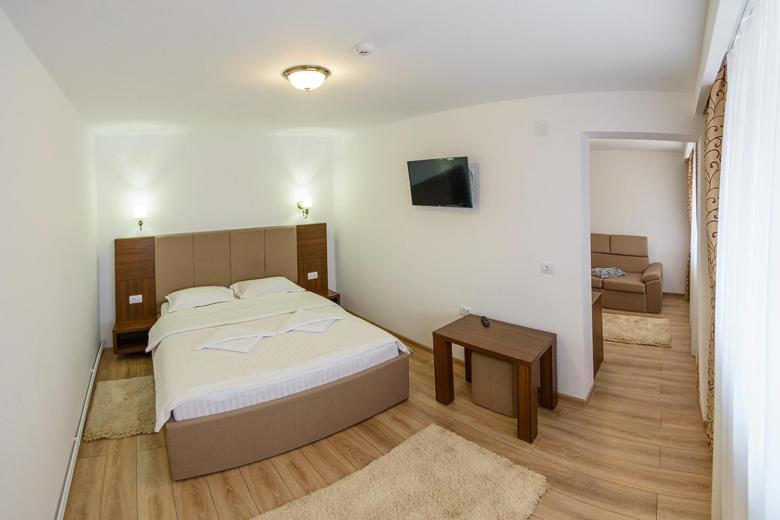 Family Suite with Balcony photo 1