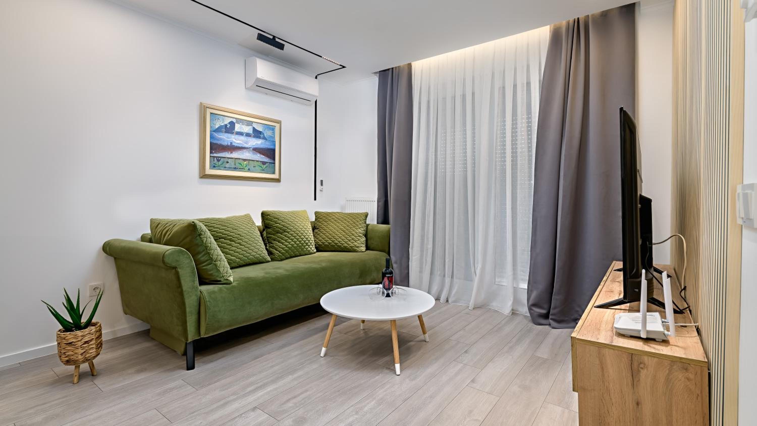 One-Bedroom Apartment