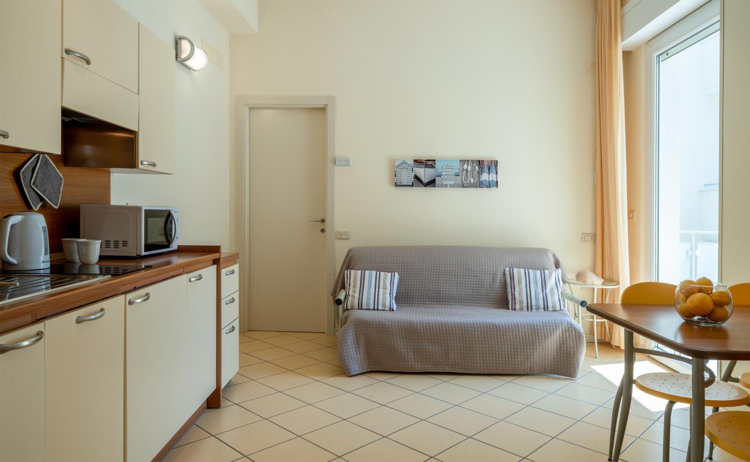 Superior One-Bedroom Apartment photo 2