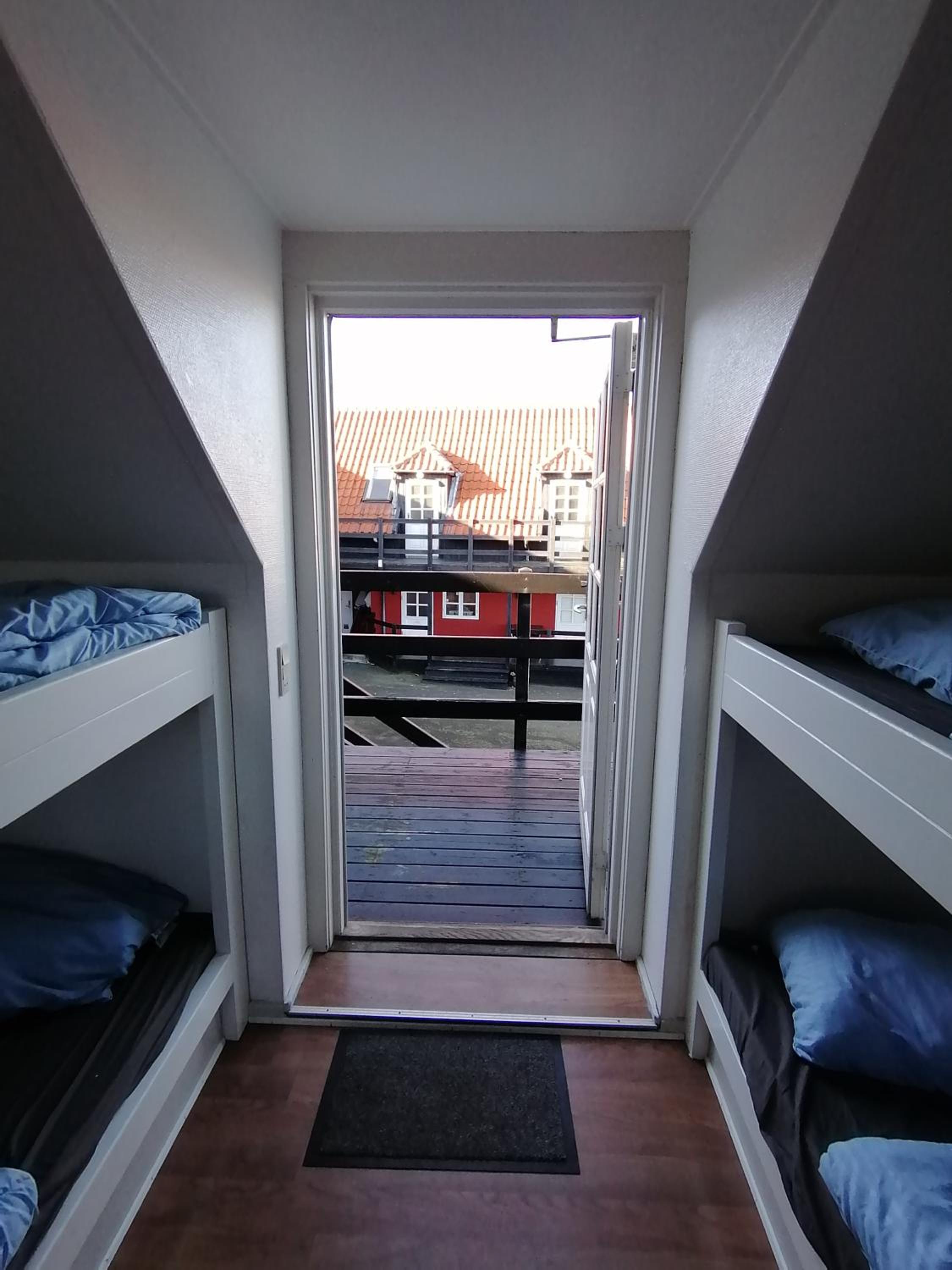 Mixed Dormitory Room photo 3