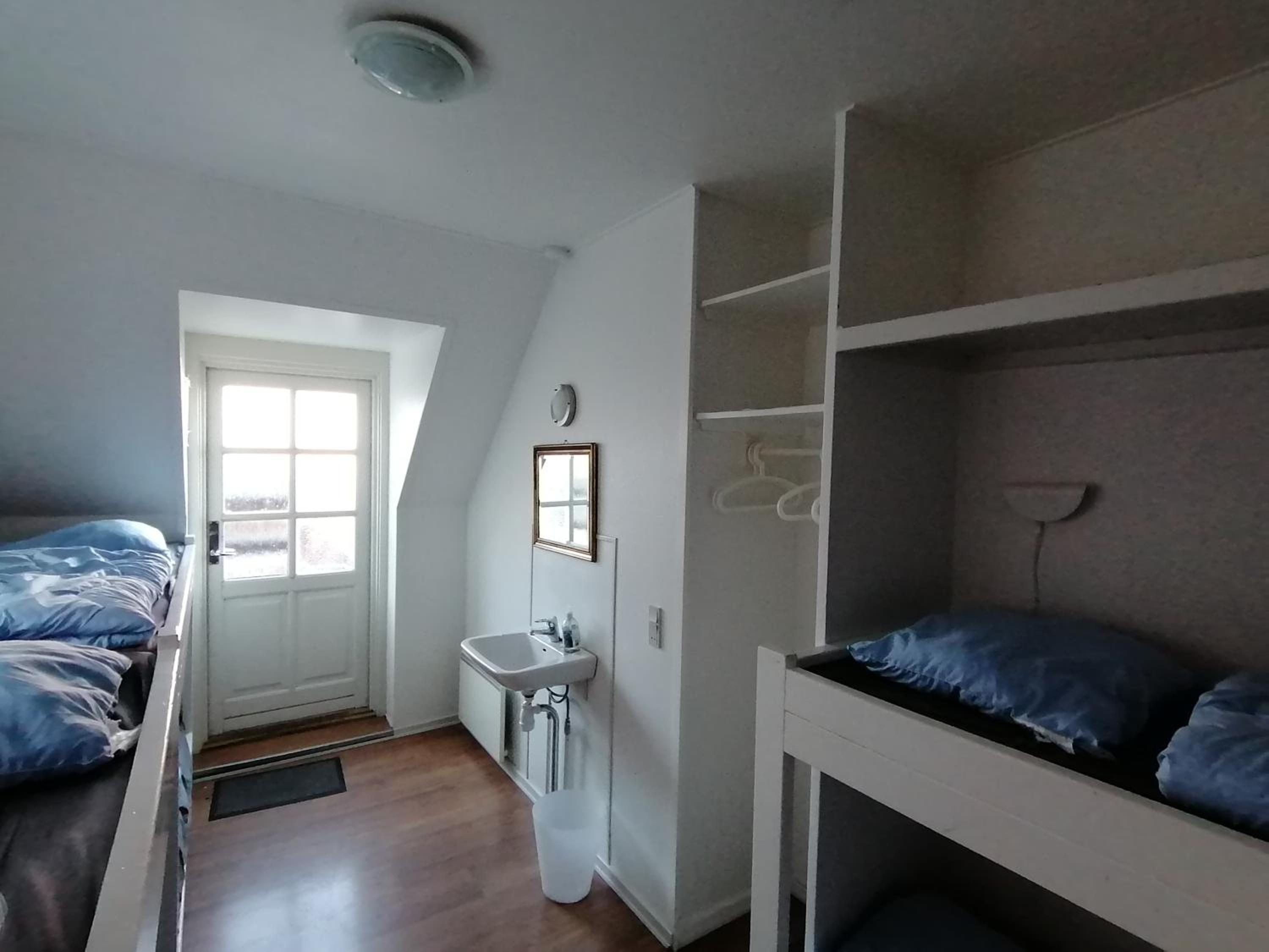 Mixed Dormitory Room photo 3