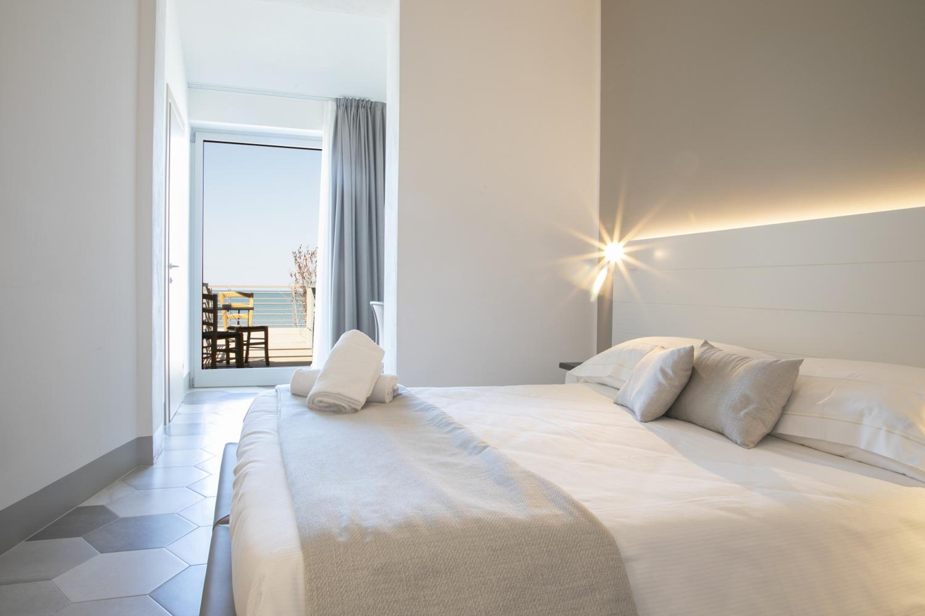Double Room with Sea View photo 1