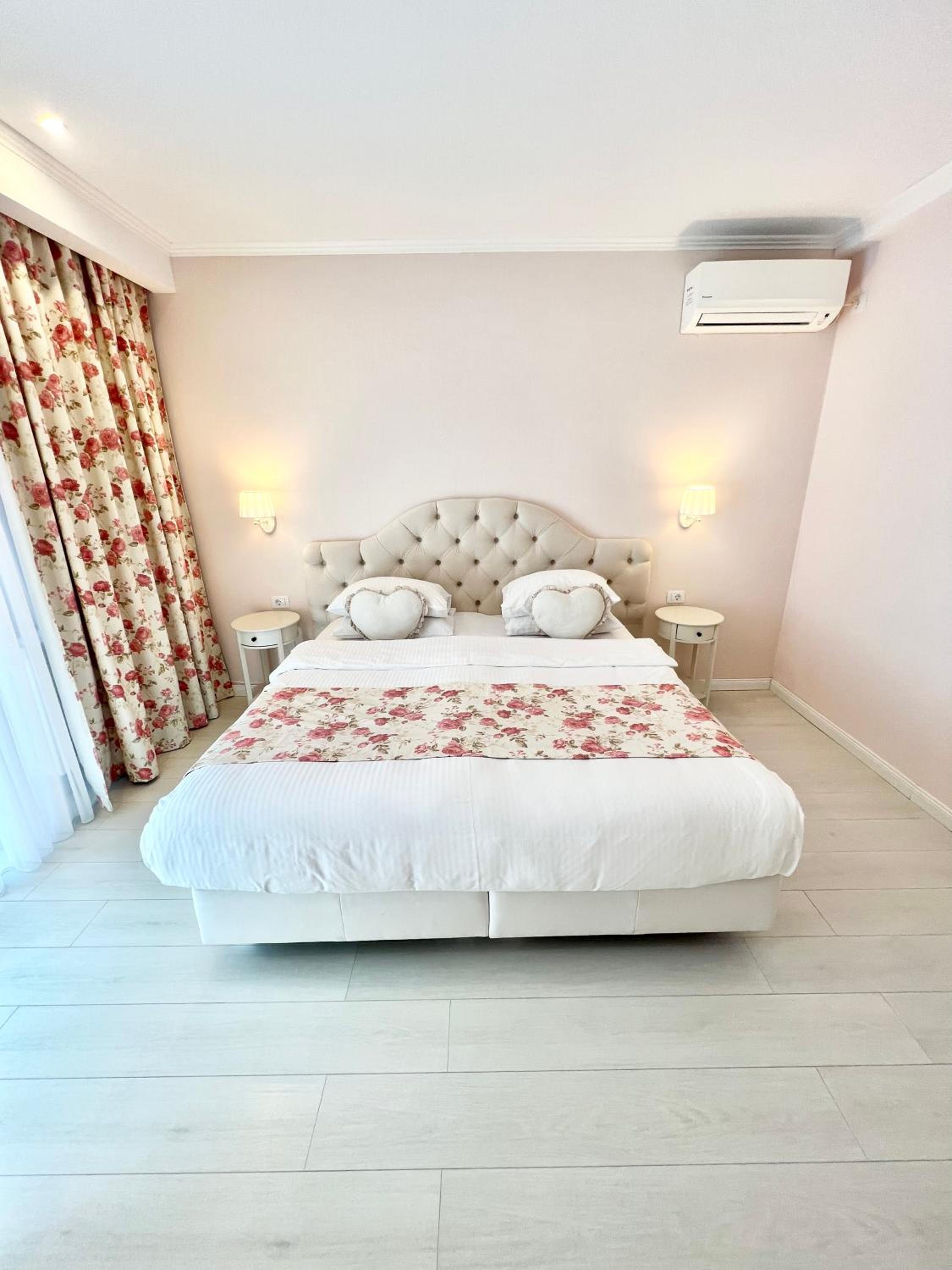 Deluxe Double or Twin Room with Balcony - Photo 27