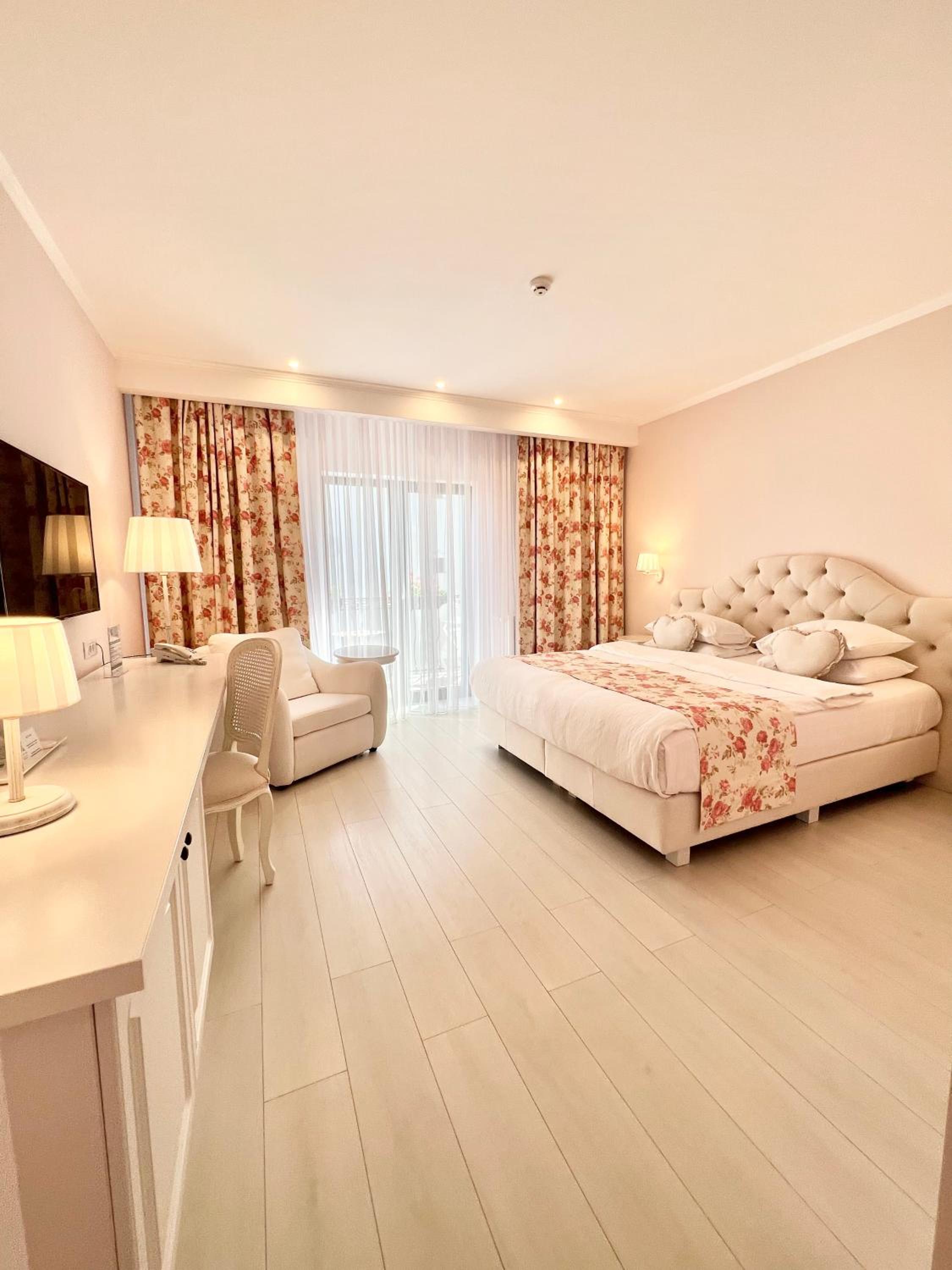 Deluxe Double or Twin Room with Balcony - Photo 29