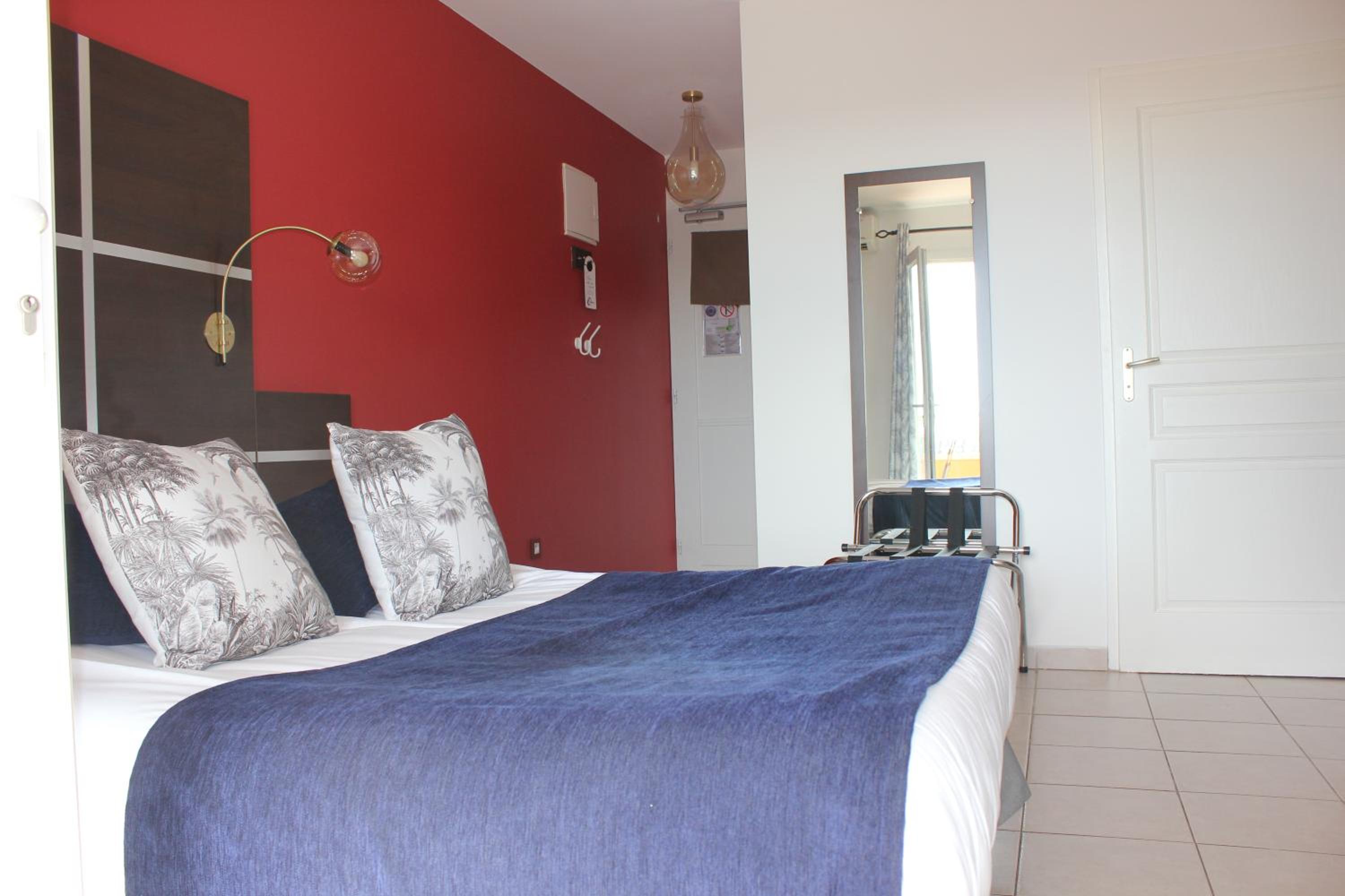 Double Room - Disability Access photo 3