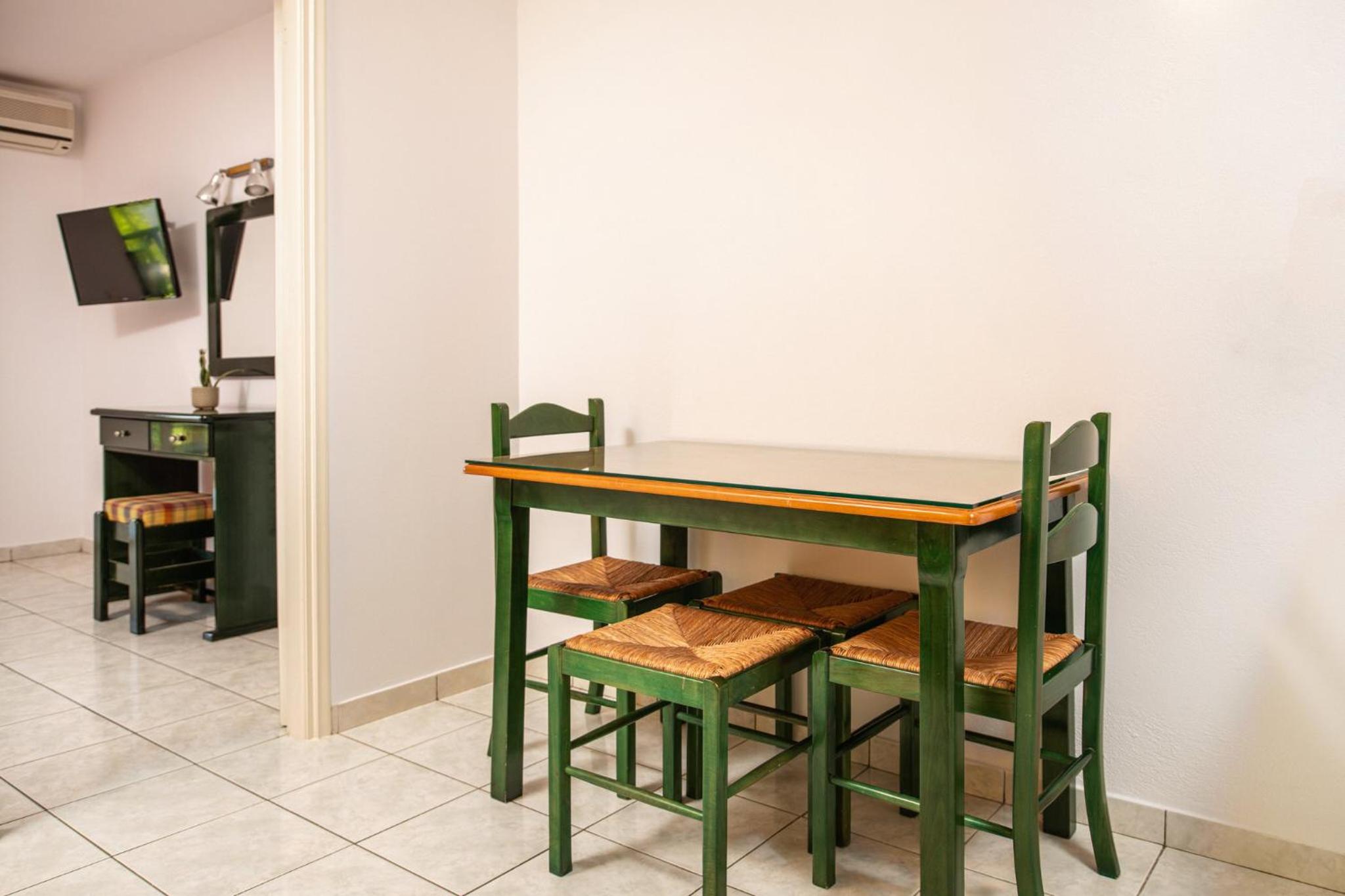 Classic Apartment photo 3