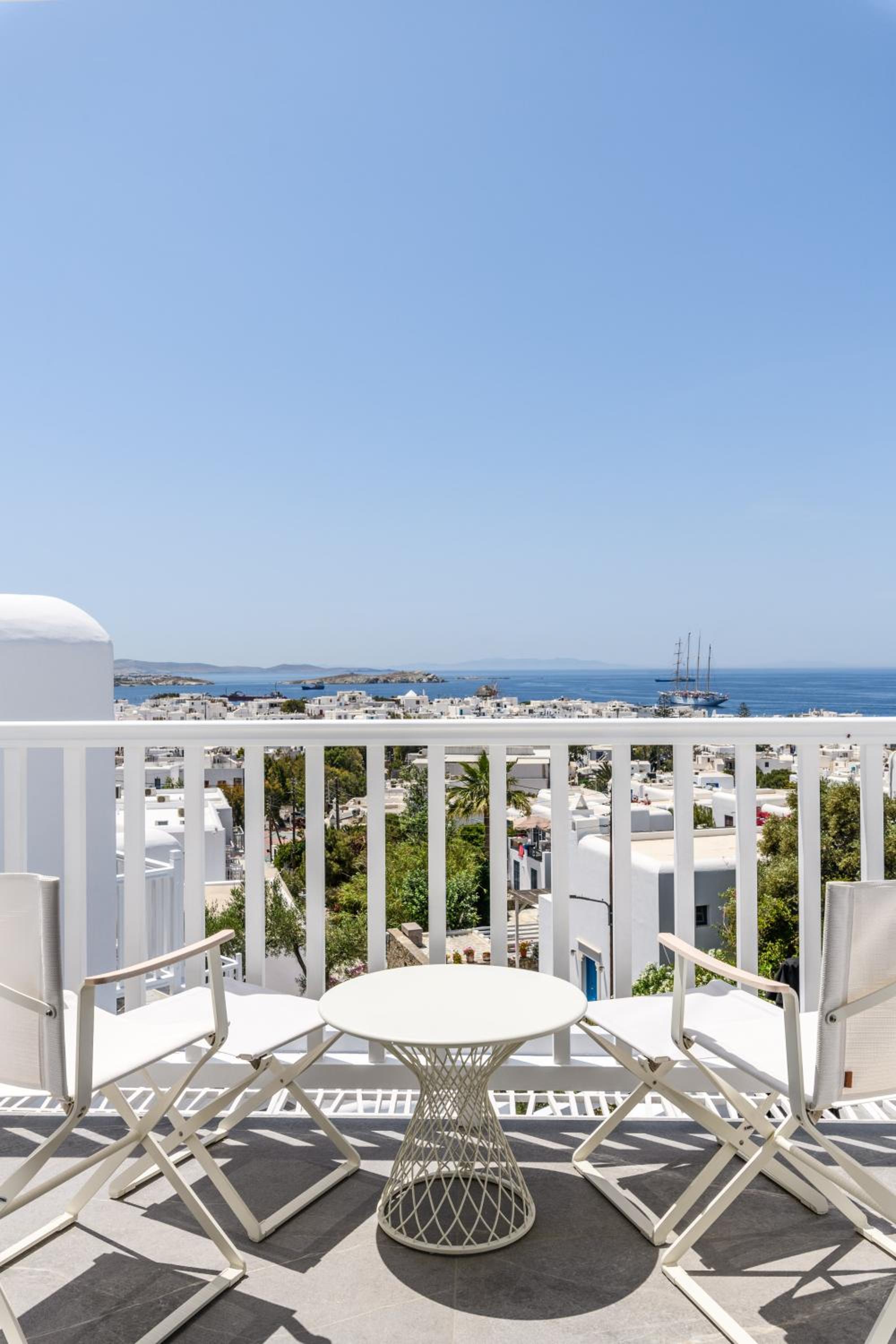 Master Suite with Sea View photo 3