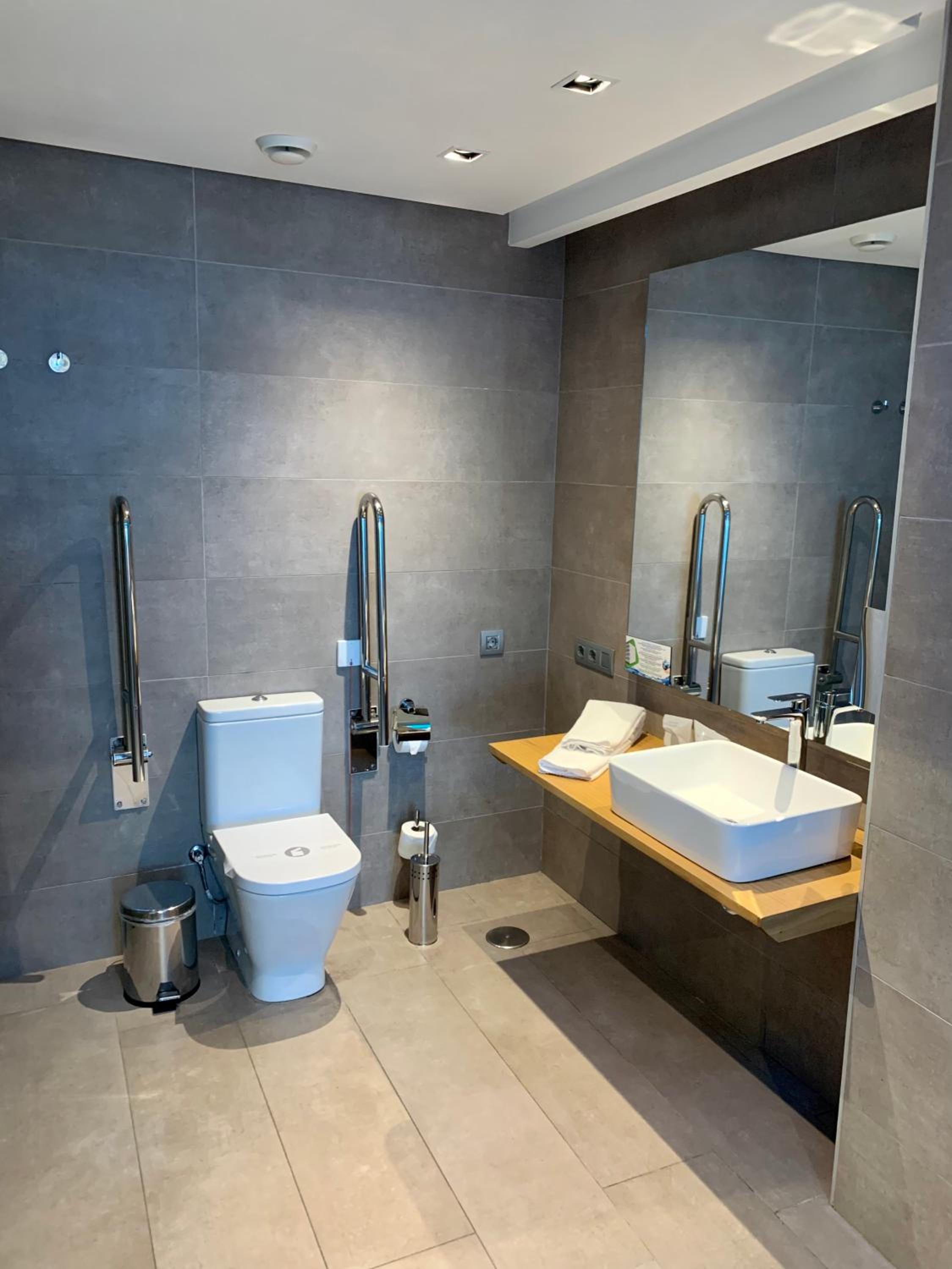 Junior Suite Accessible