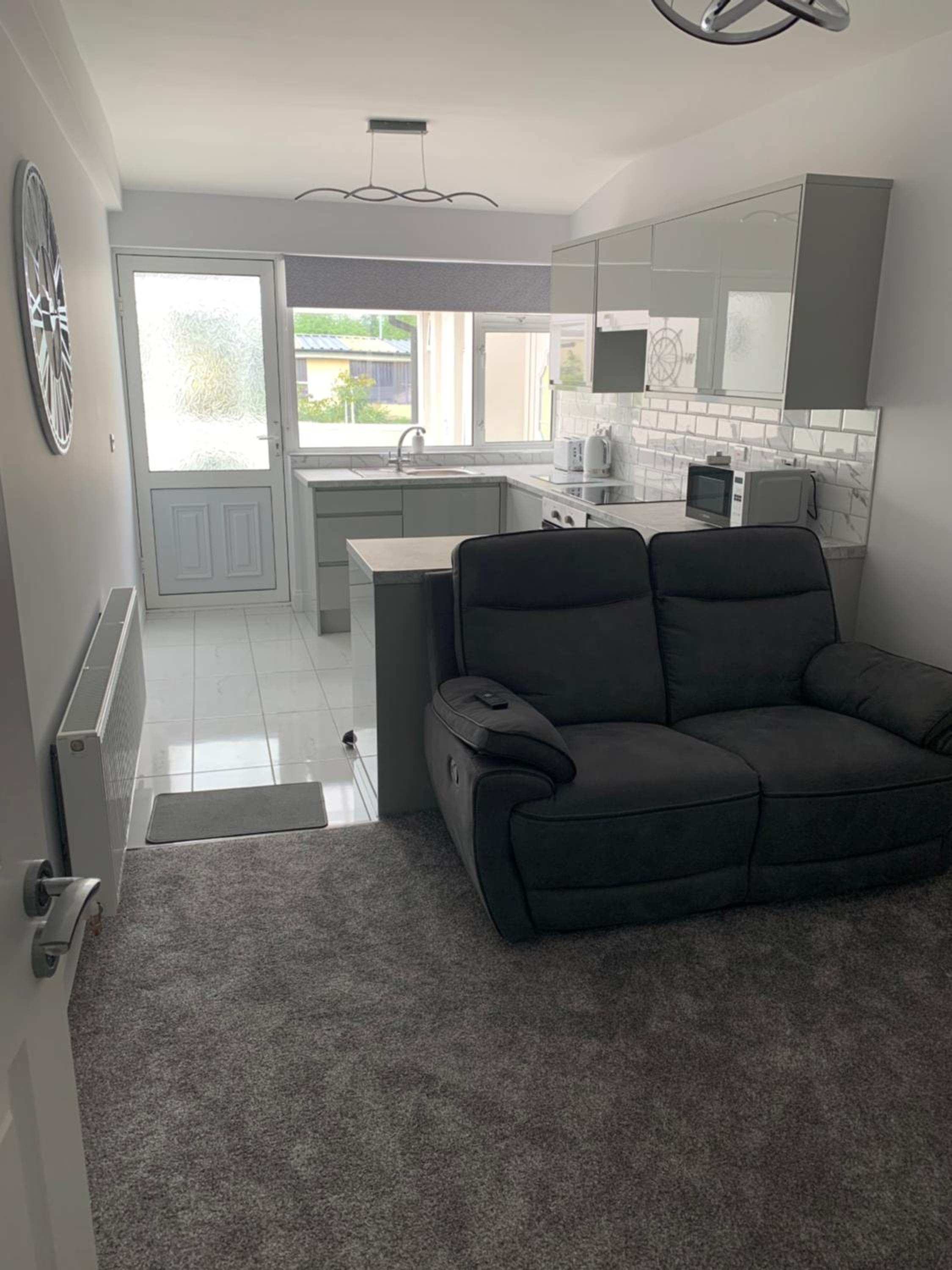 One-Bedroom Apartment - Photo 17
