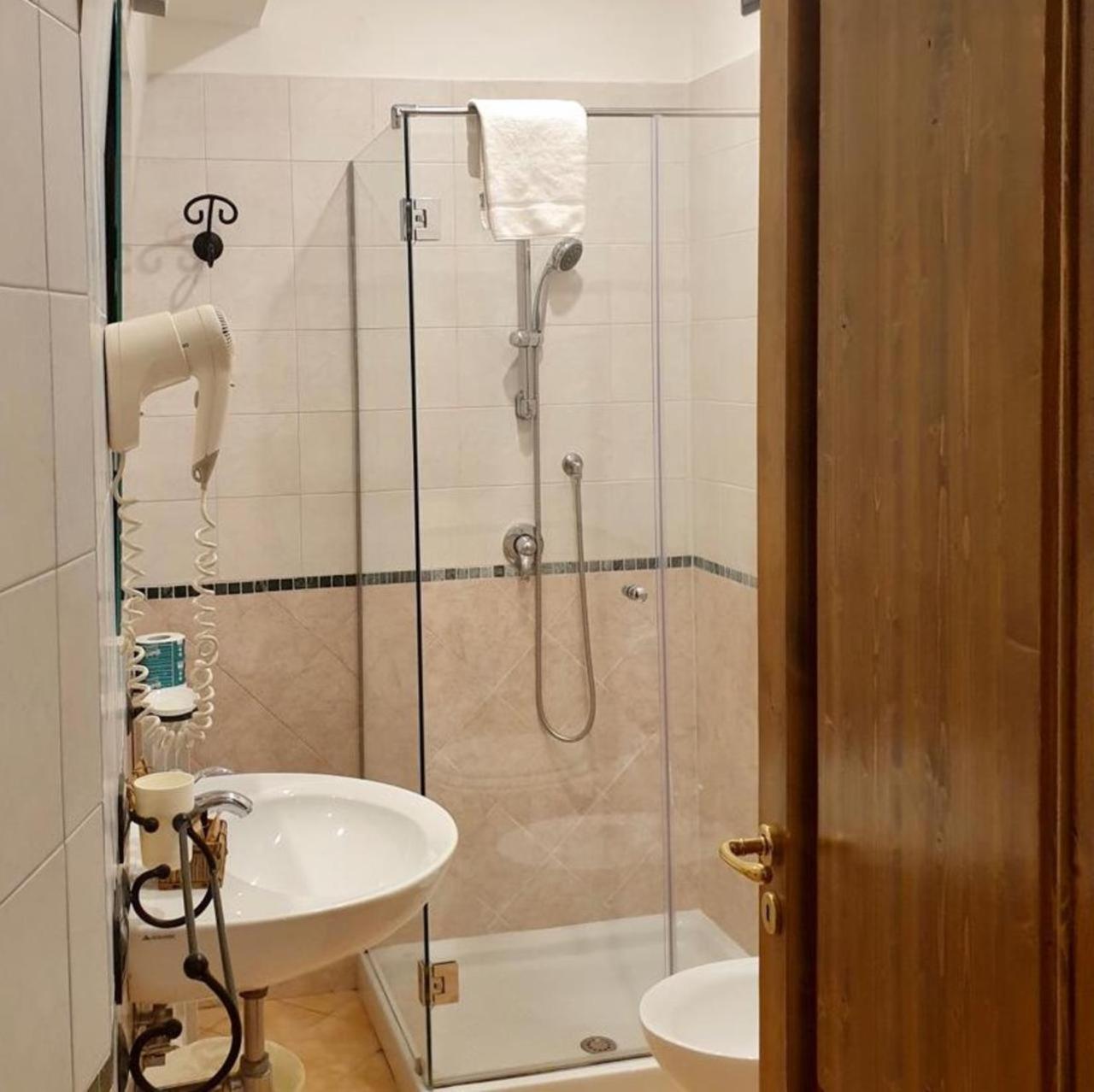One-Bedroom Apartment - Photo 7