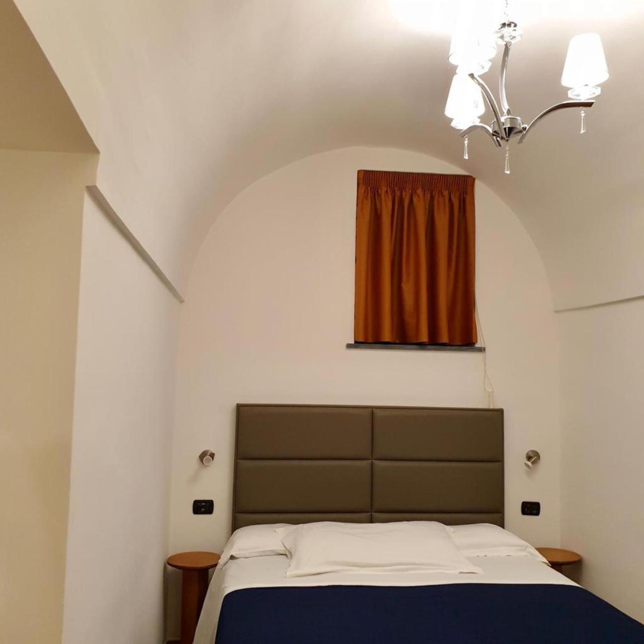 One-Bedroom Apartment - Photo 13