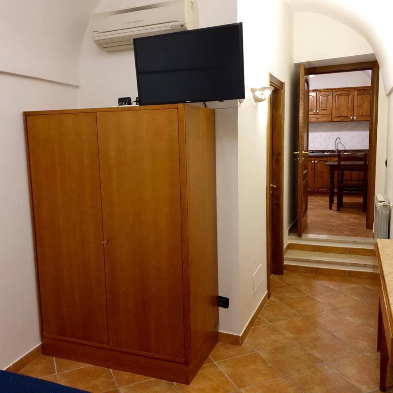 One-Bedroom Apartment - Photo 5