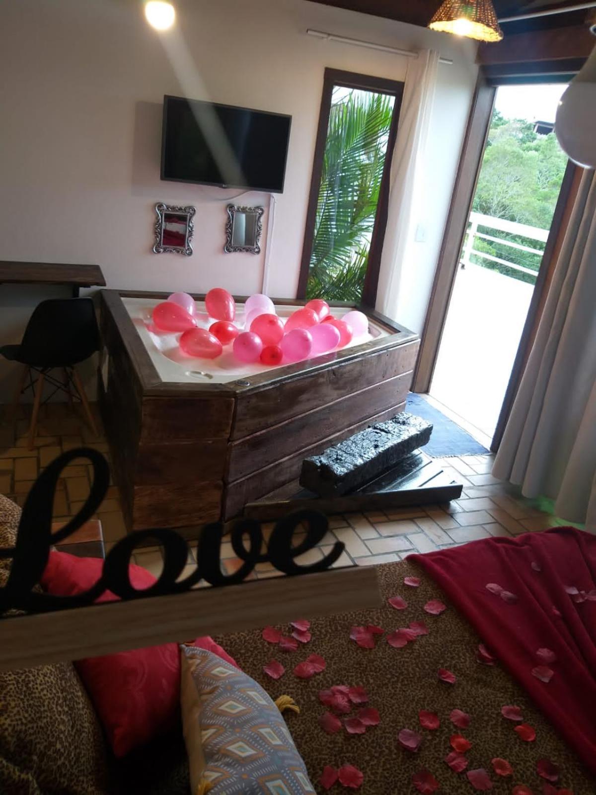 Suite with Hot Tub - Photo 1