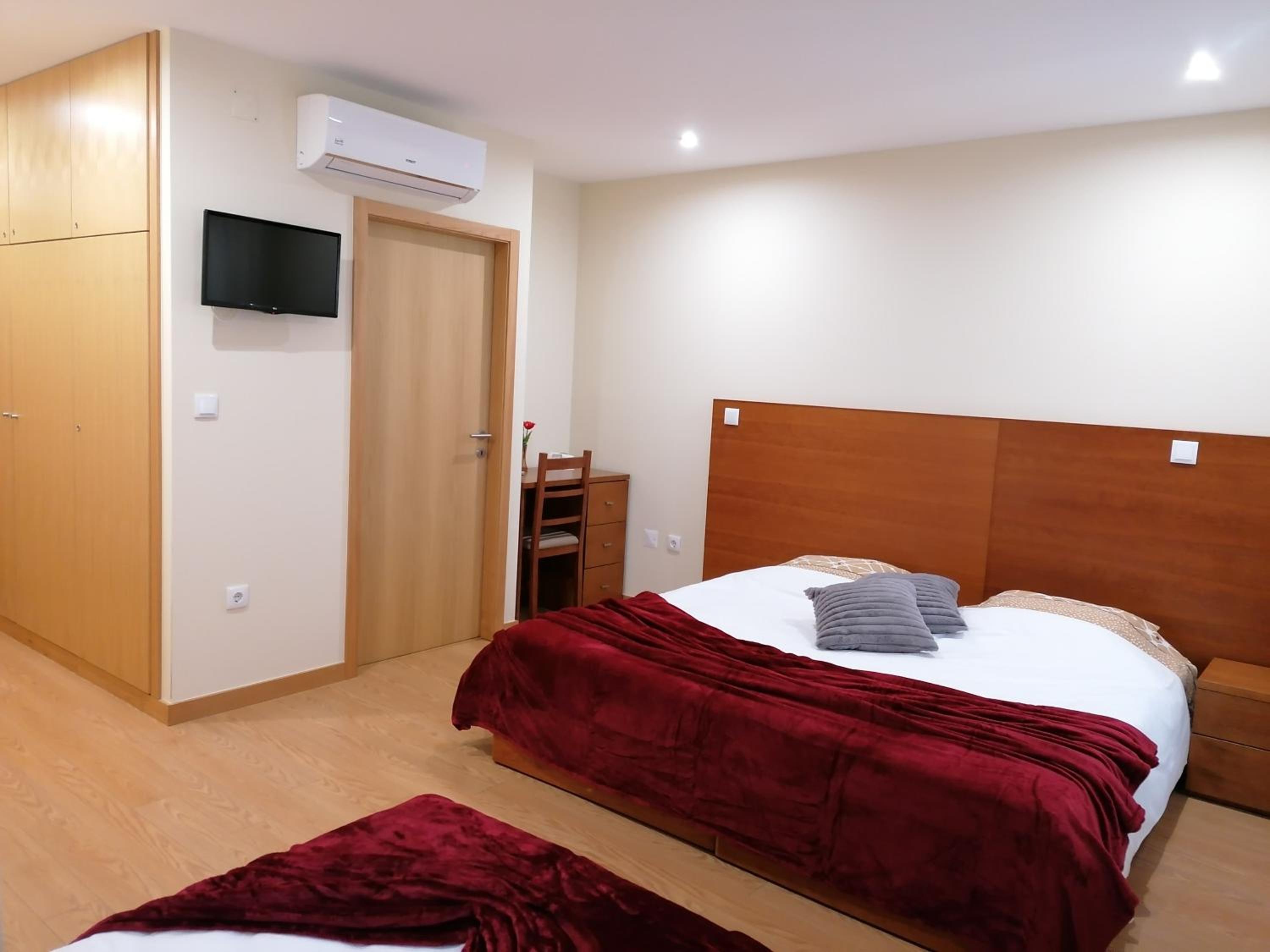 Triple Room with Private Bathroom - Photo 1