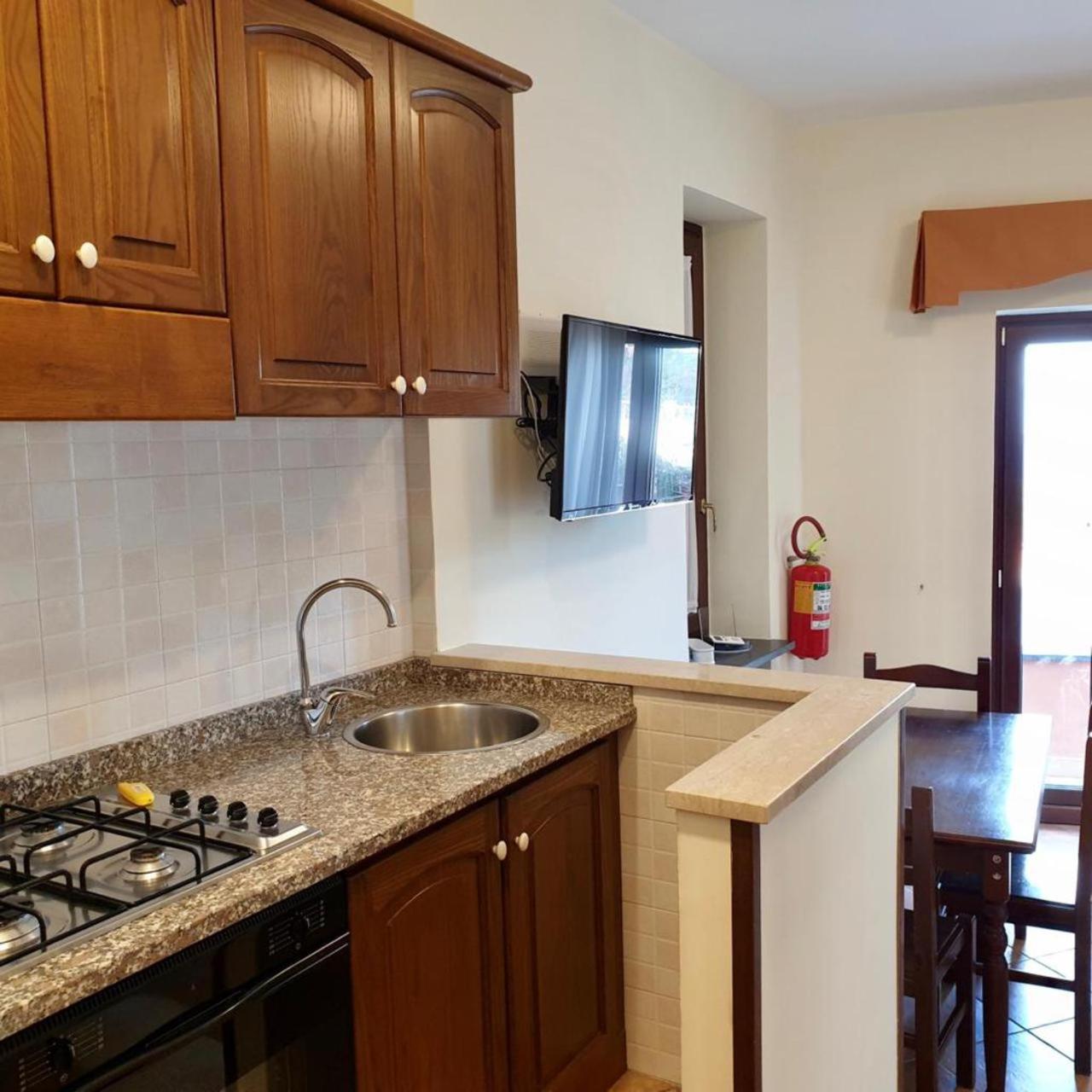 One-Bedroom Apartment with Terrace - Photo 6