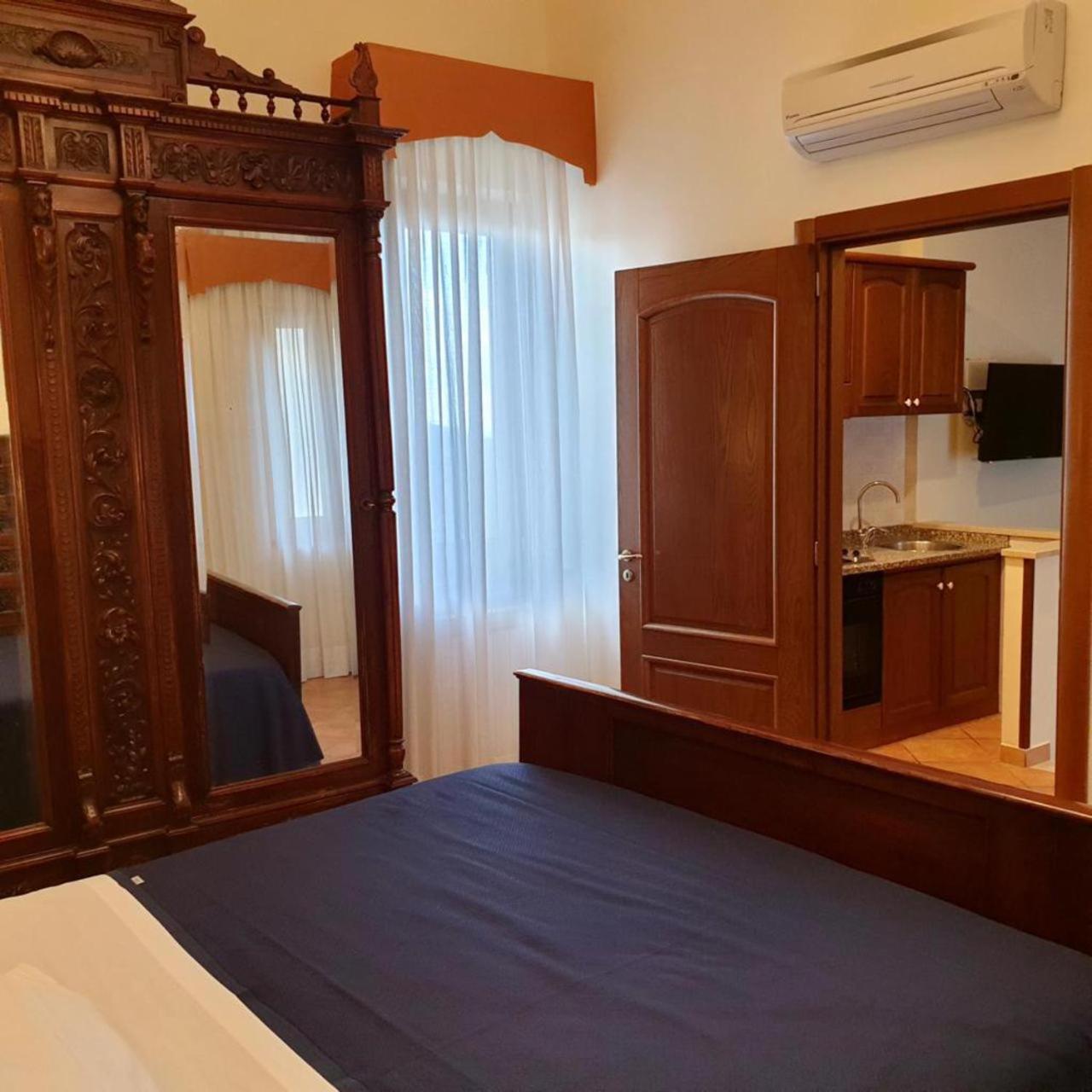One-Bedroom Apartment with Terrace - Photo 1